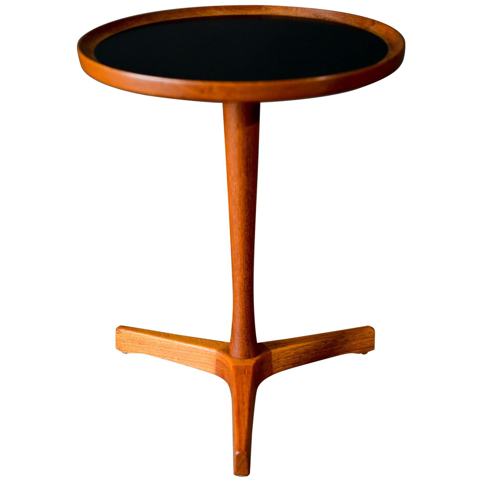 Table d
appoint tripode en teck Hans Andersen:: circa 1965