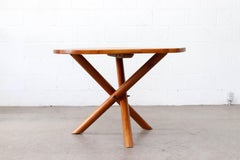 Table tripode ronde en pin de style Hans Bellman