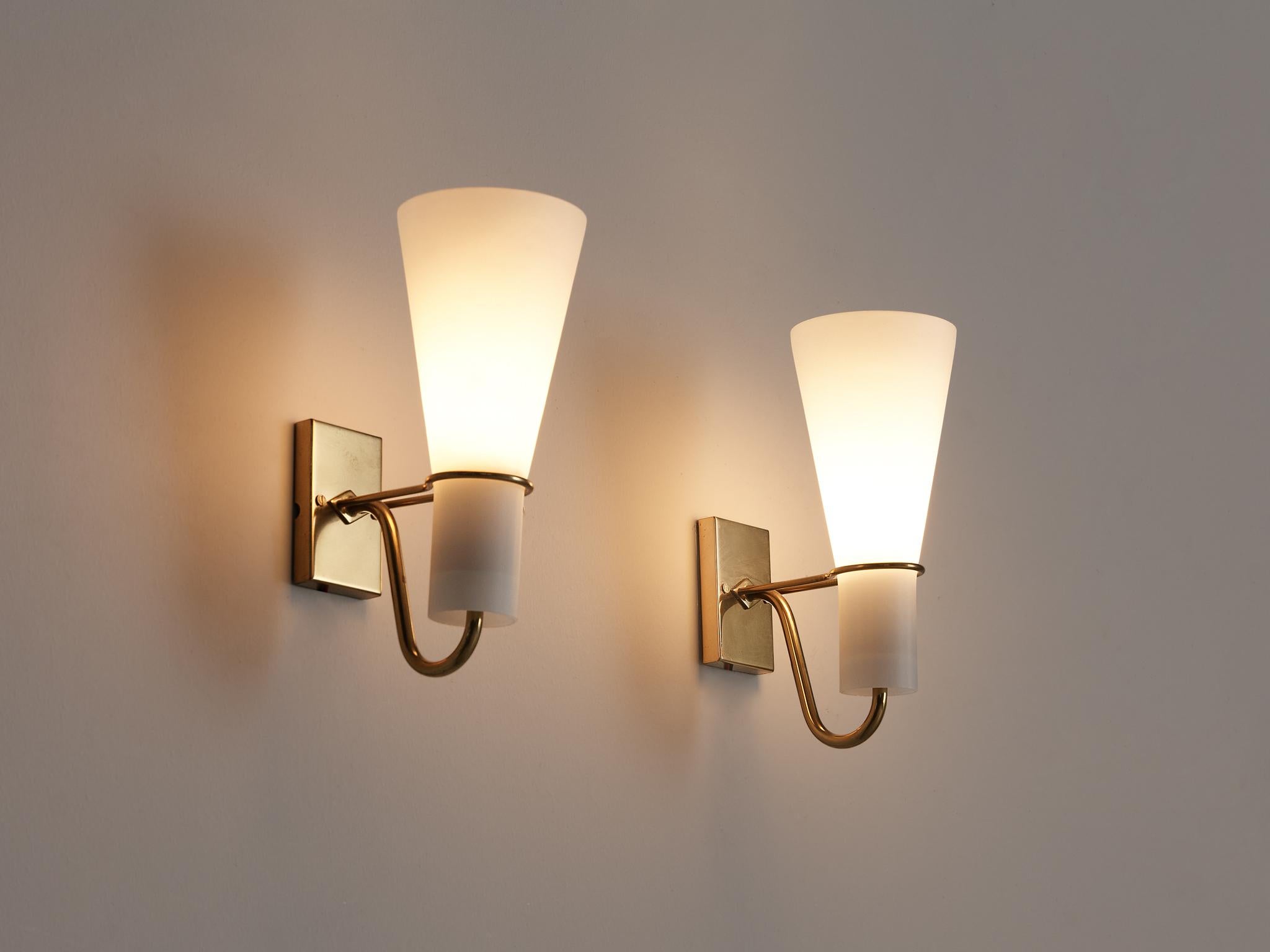 Hans Bergström for ASEA Belysning Wall Lights in White Glass and Brass In Good Condition In Waalwijk, NL