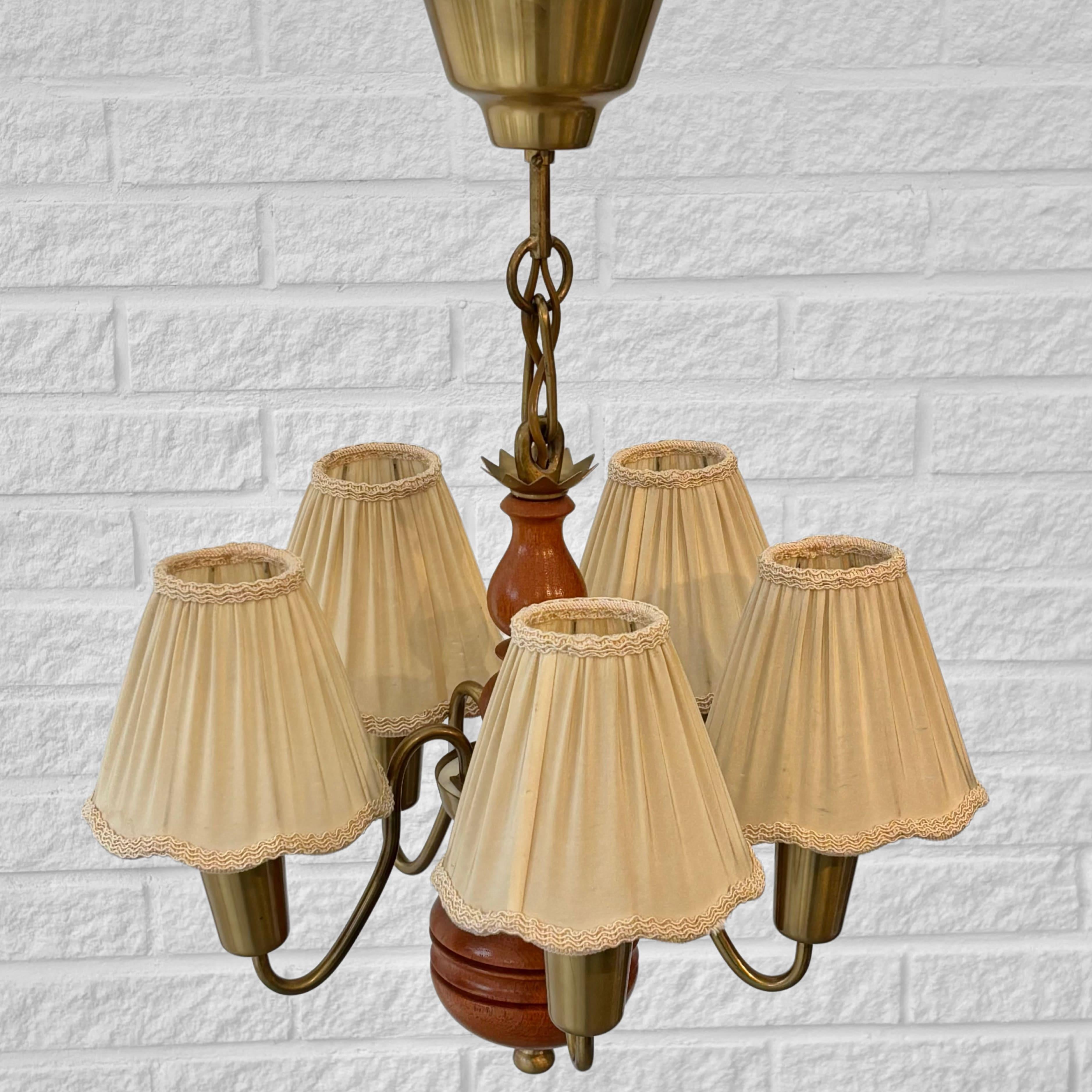 Milieu du XXe siècle Hans Bergström, Ateljé Lyktan, lustre moderniste modèle 115, Suède, années 1940 en vente
