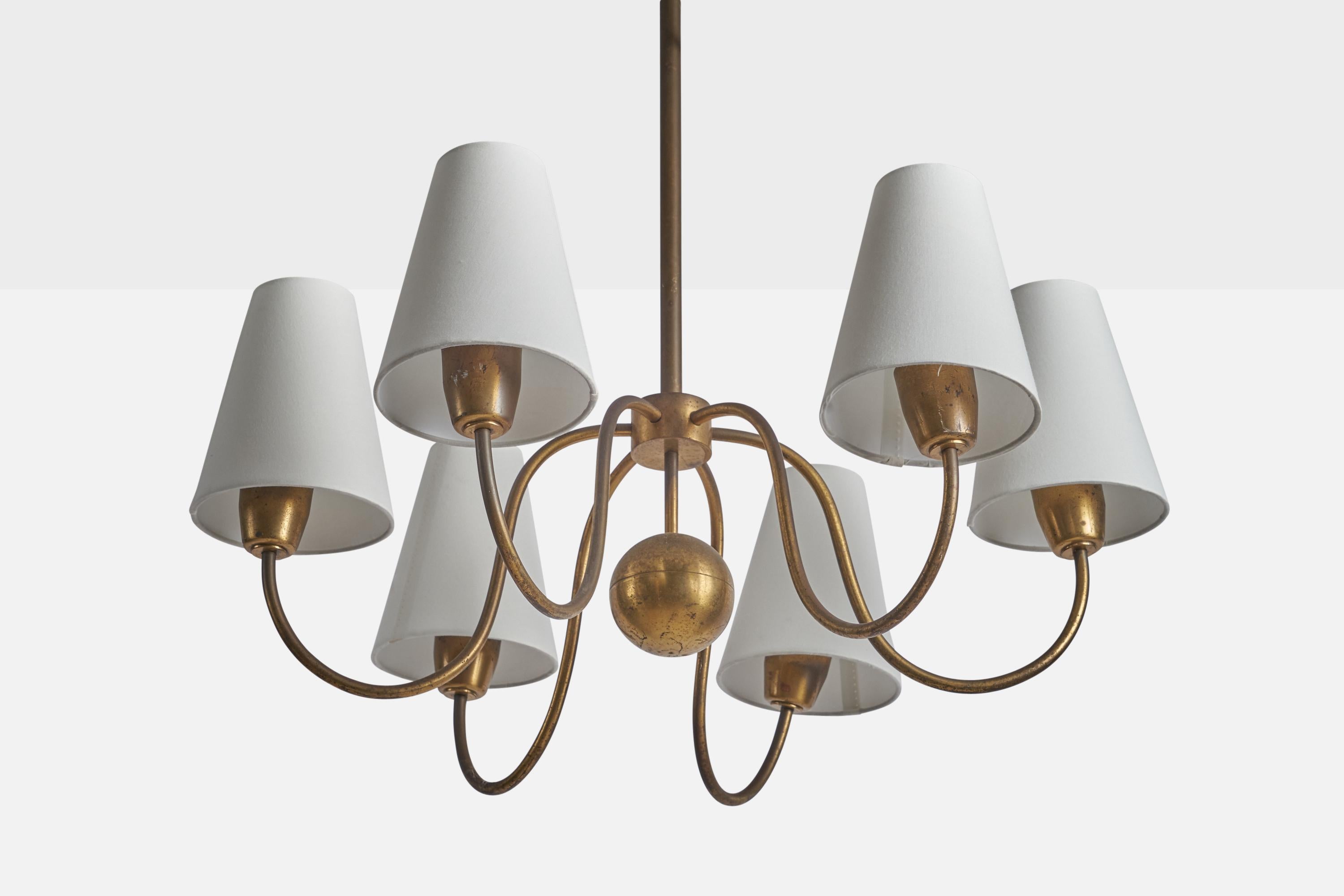 A brass and white fabric chandelier attributed to Hans Bergström for Ateljé Lyktan, Sweden, 1940s.

Overall Dimensions (inches): 23.25” H x 26.5” Diameter
Bulb Specifications: E-26 Bulb
Number of Sockets: 6
All lighting will be converted for US