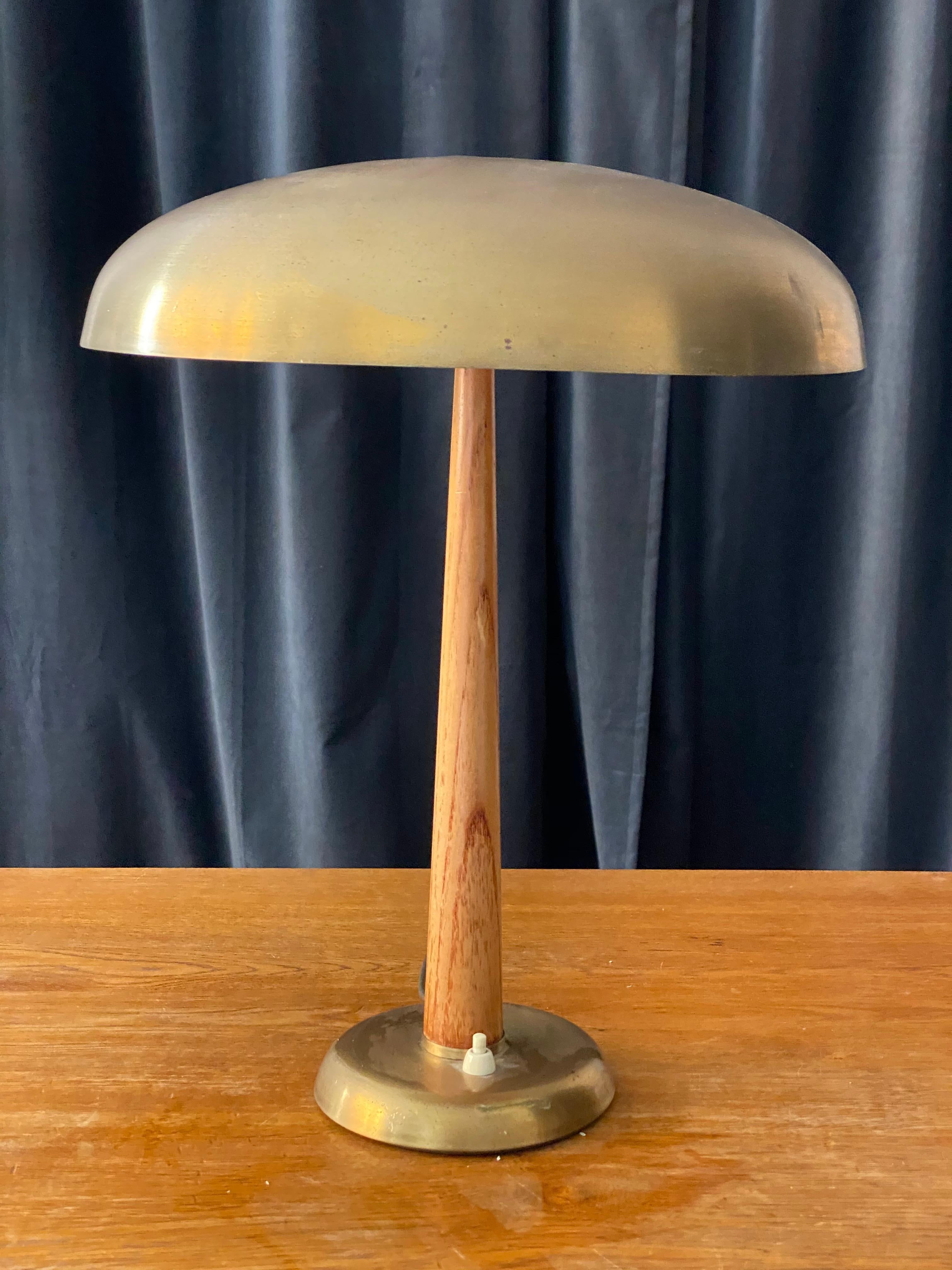Swedish Hans Bergström (Attribution) Functionalist table lamp brass & oak, Sweden 1940s