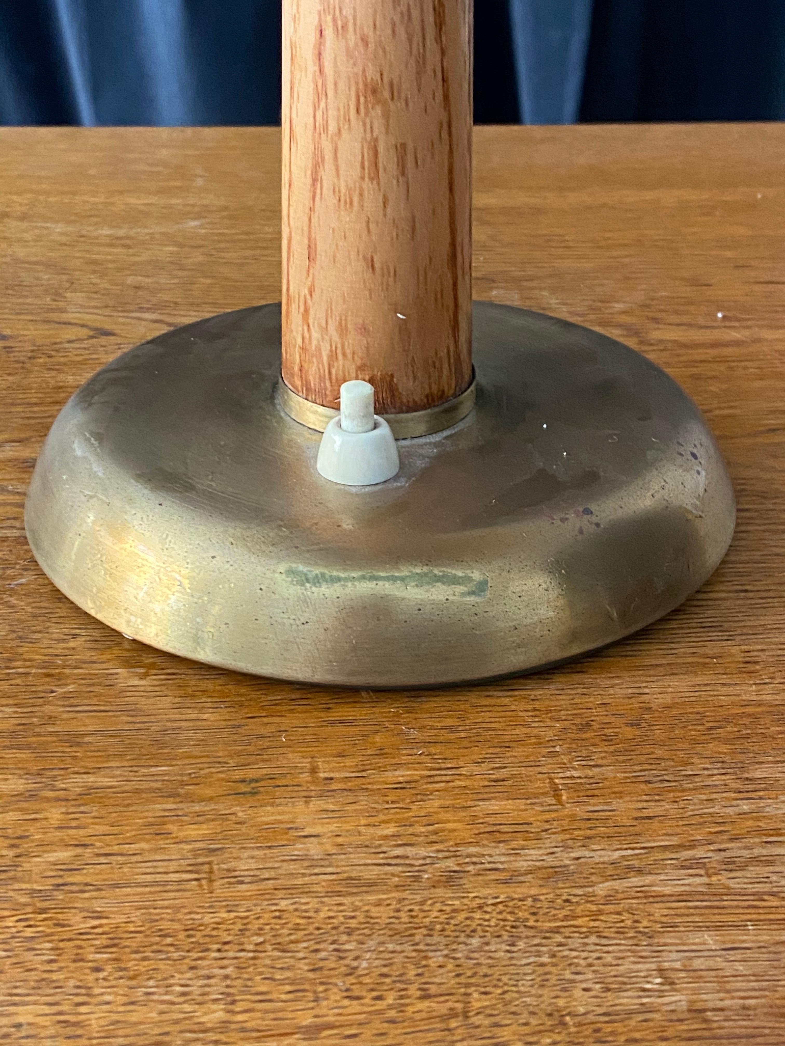 Brass Hans Bergström (Attribution) Functionalist table lamp brass & oak, Sweden 1940s