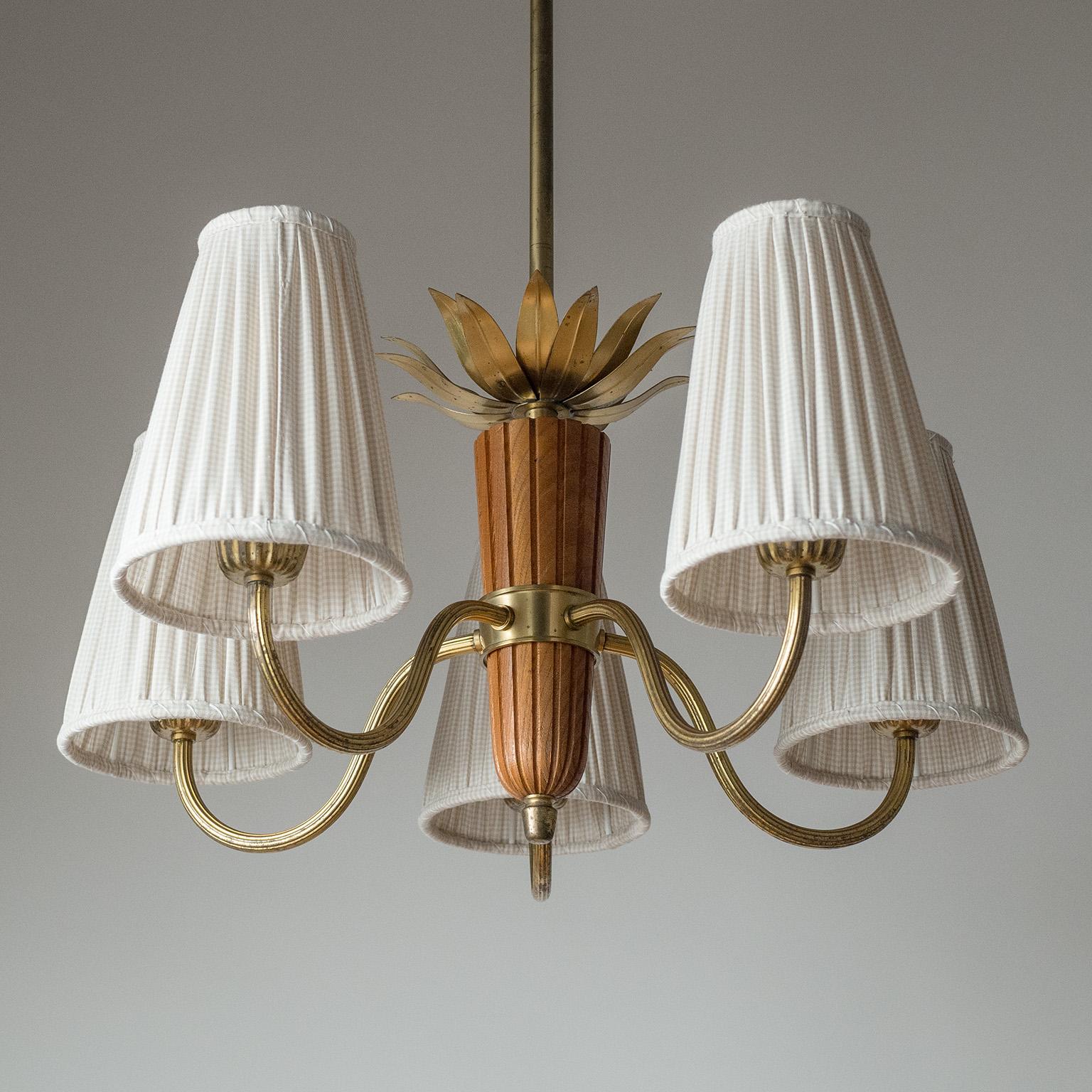 Lámpara de latón y madera Hans Bergström, circa 1950 en venta 3