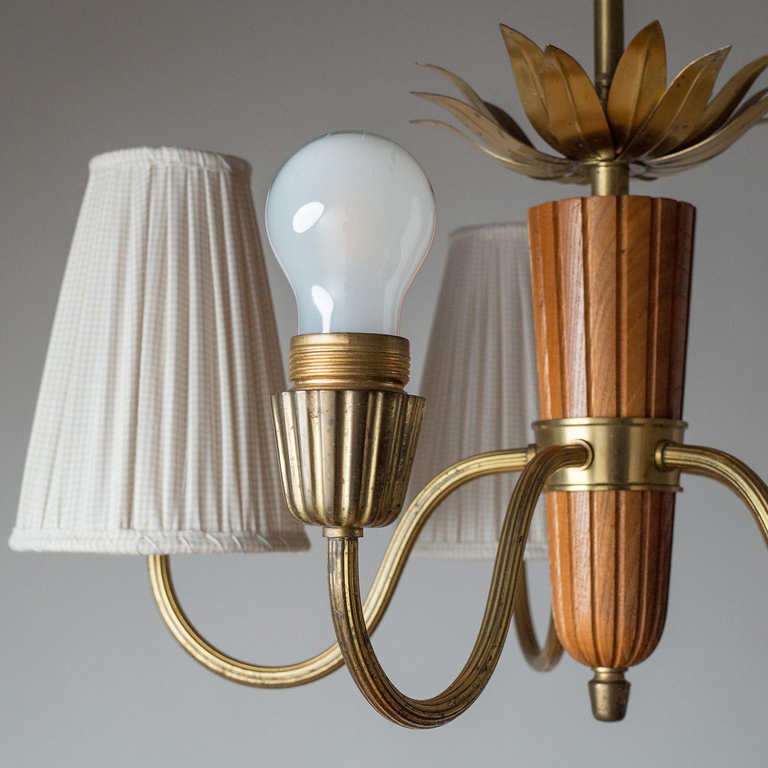 Lámpara de latón y madera Hans Bergström, circa 1950 en venta 1
