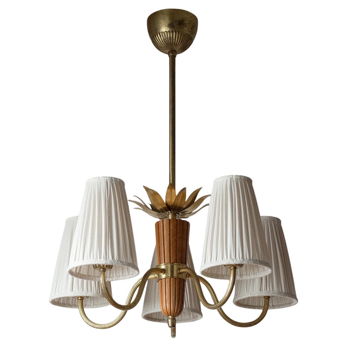 Lámpara de latón y madera Hans Bergström, circa 1950 en venta