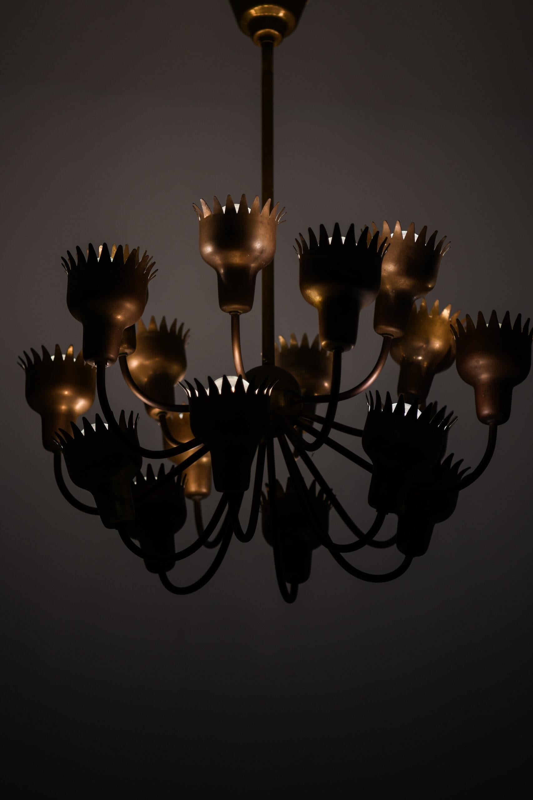 Hans Bergström Ceiling Lamp Model Nr 90 / Beehive Produced by Ateljé Lyktan 3