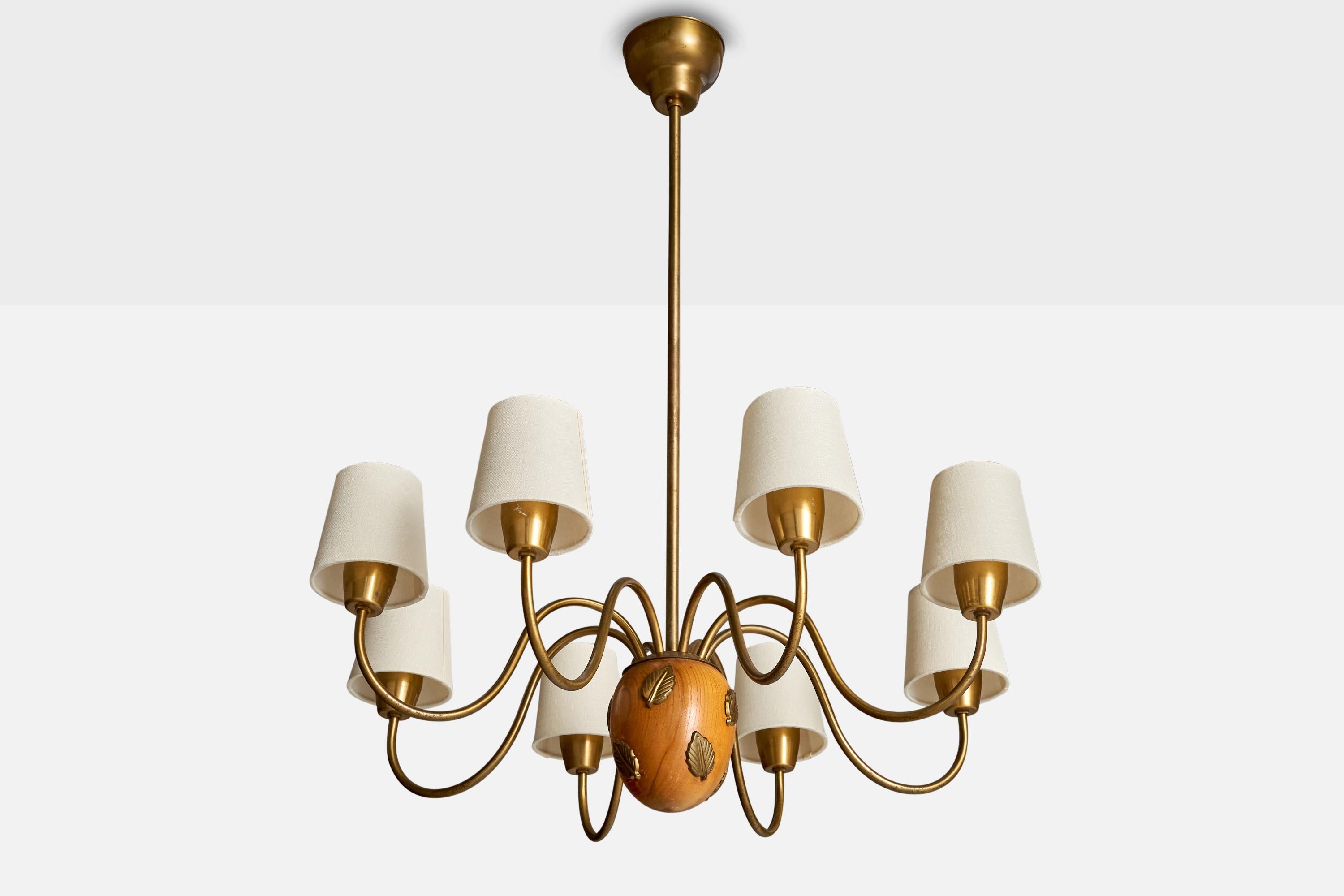 A brass, oak and white fabric chandelier designed by Hans Bergström and produced by Atelje Lyktan, Sweden, c. 1940s.

Overall Dimensions (inches): 31.75” H x  27.5” Diameter
Dimensions of Canopy:  3” H x 4.5” W x 4.5” D
Stem length: 21” H
Bulb