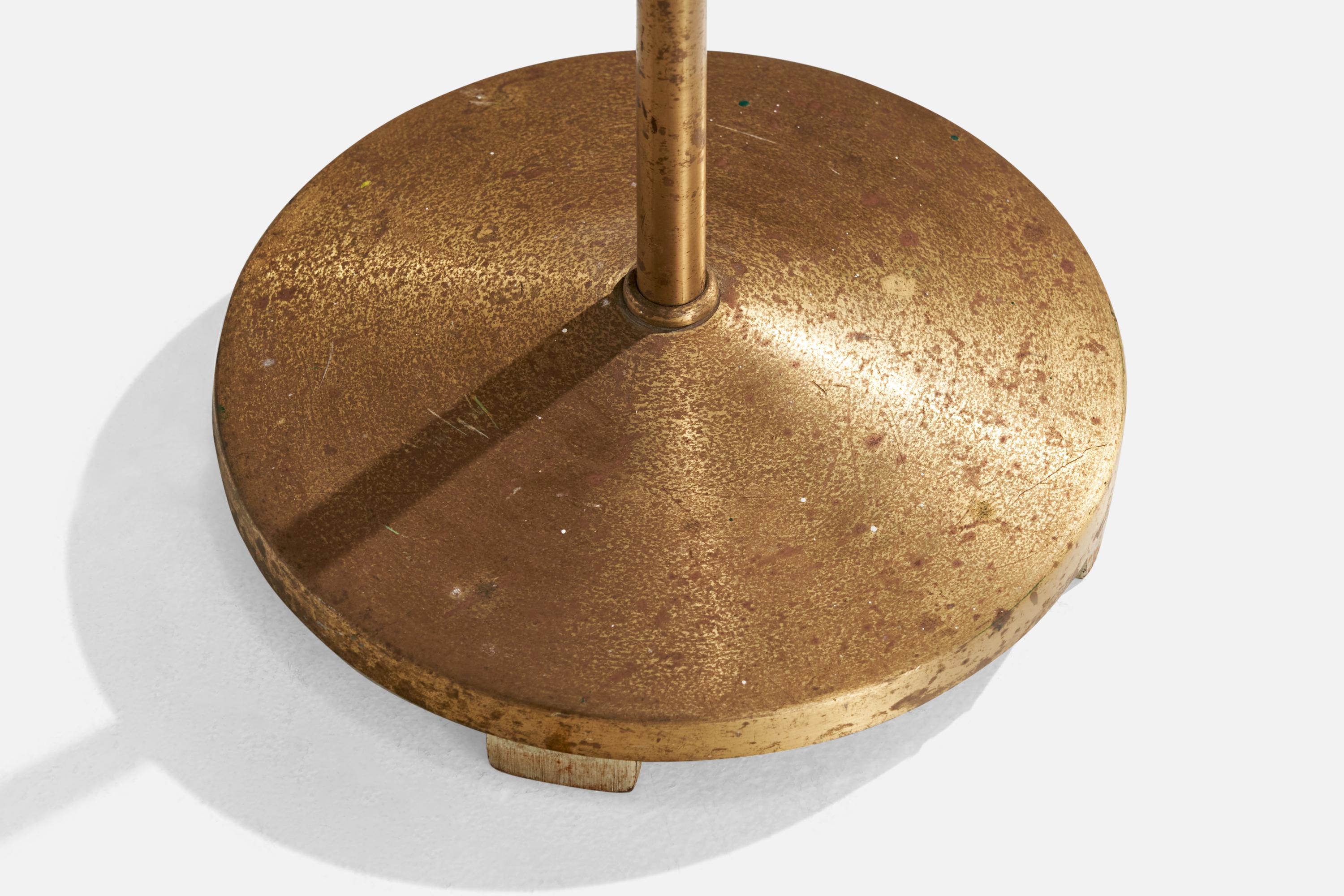 Laiton Hans Bergström. Lampadaire, laiton, tissu, Suède, années 1940 en vente