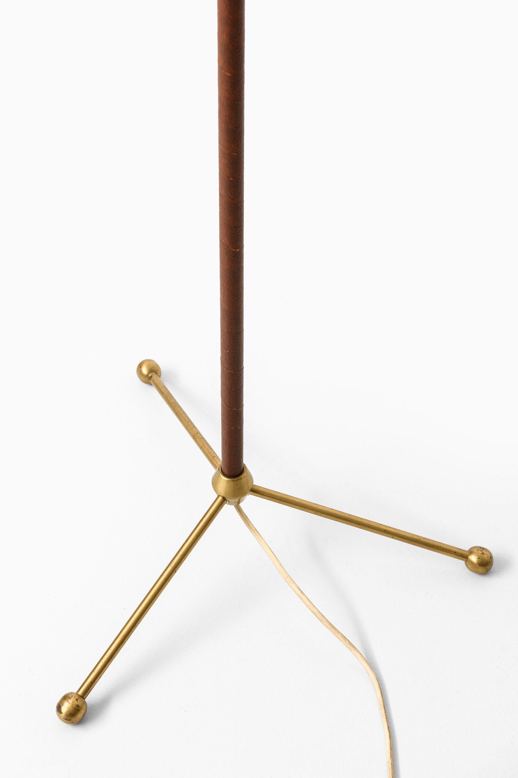 Hans Bergström Floor Lamp Model 544 Produced by Ateljé Lyktan in Åhus, Sweden For Sale 1