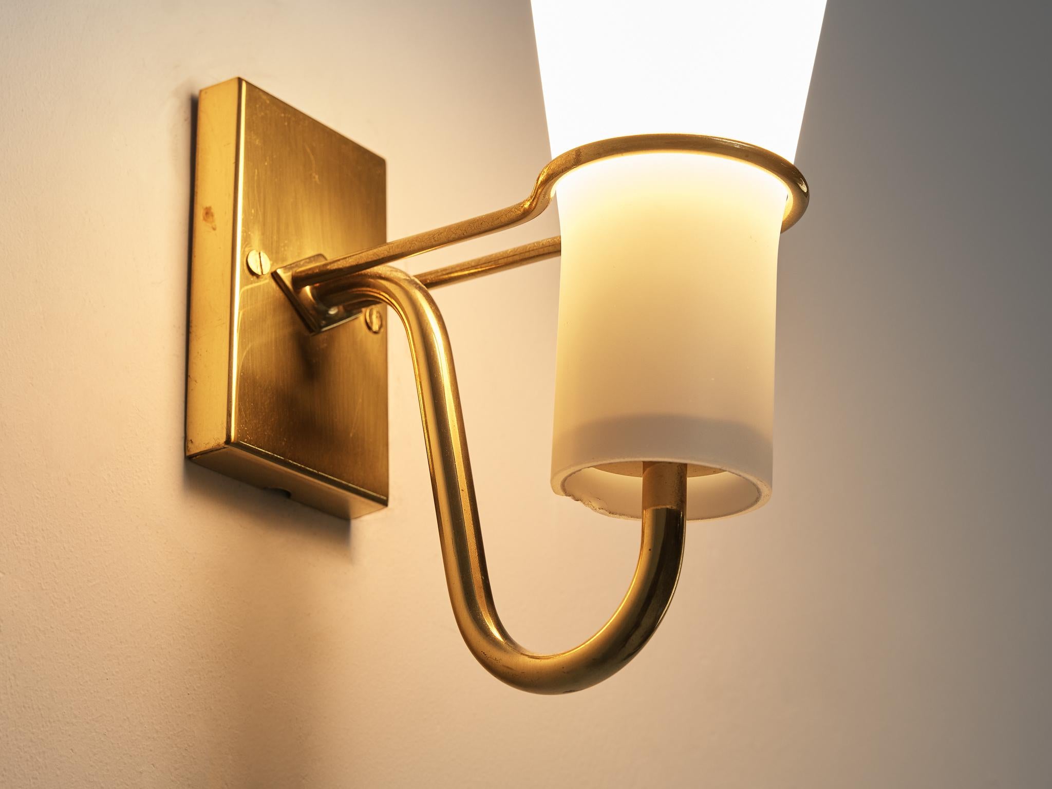 Hans Bergström for ASEA Belysning Wall Light in Brass and White Glass  In Good Condition For Sale In Waalwijk, NL