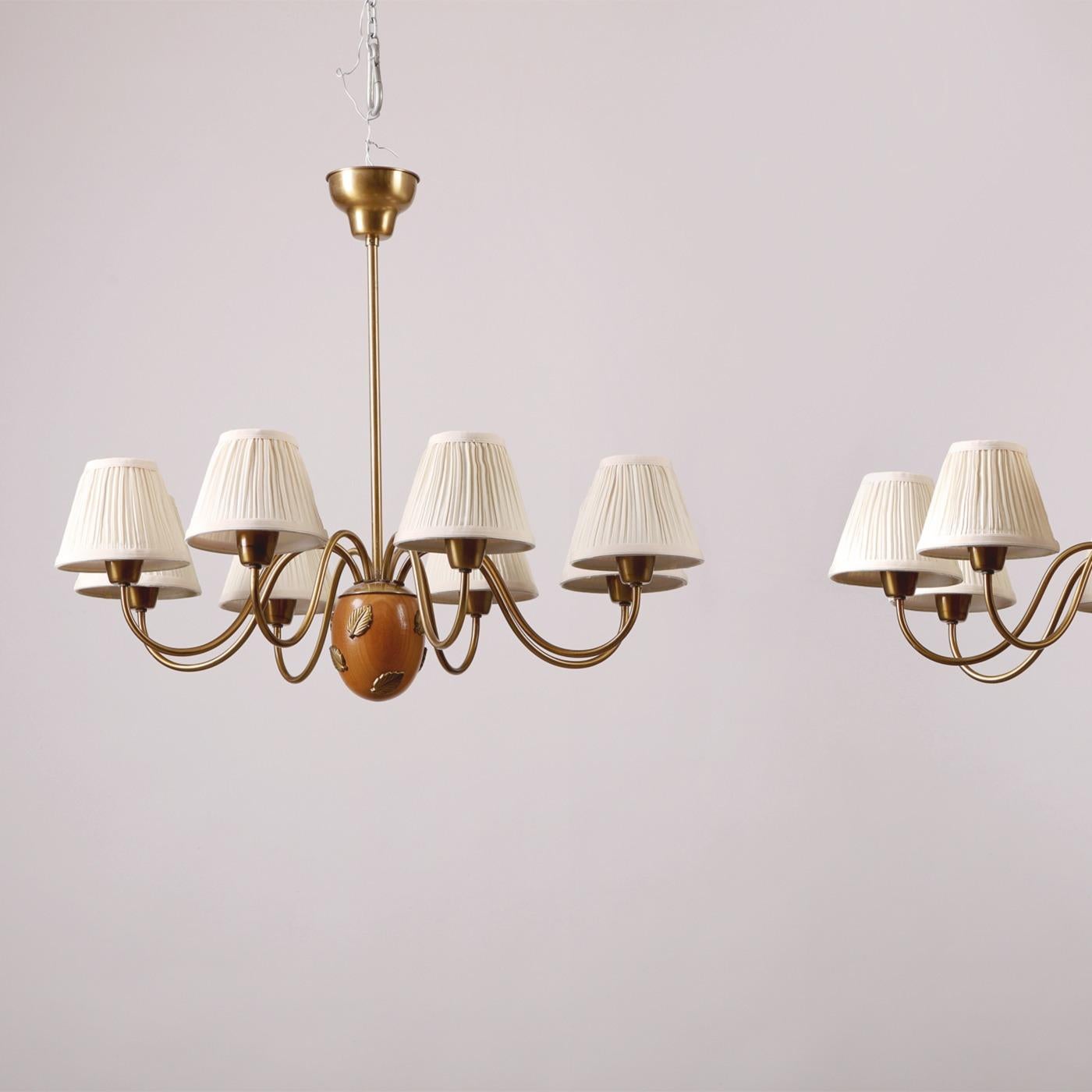 Scandinavian Modern Hans Bergström for Ateljé Lyktan 8-Arm Brass and Wood Chandelier, 1940s For Sale