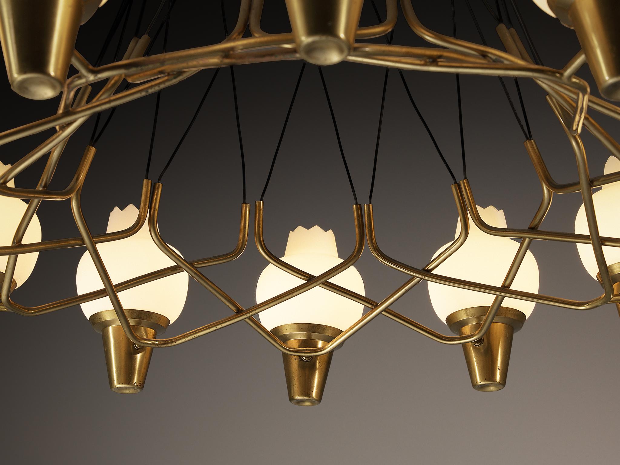 Lámpara Hans Bergström para Ateljé Lyktan de latón y cristal blanco esmerilado en venta 3