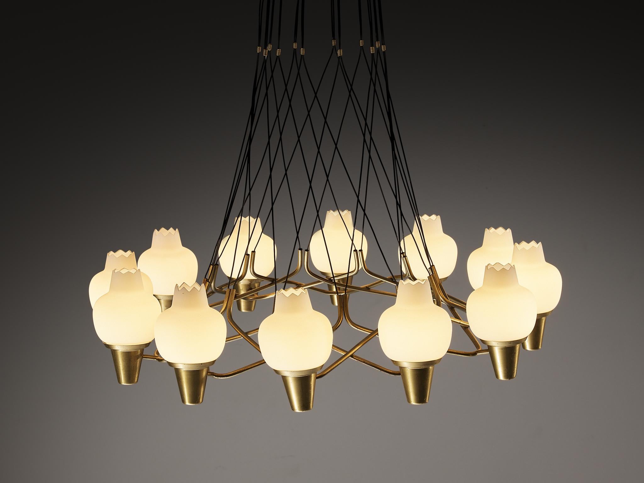 Lámpara Hans Bergström para Ateljé Lyktan de latón y cristal blanco esmerilado en venta 4