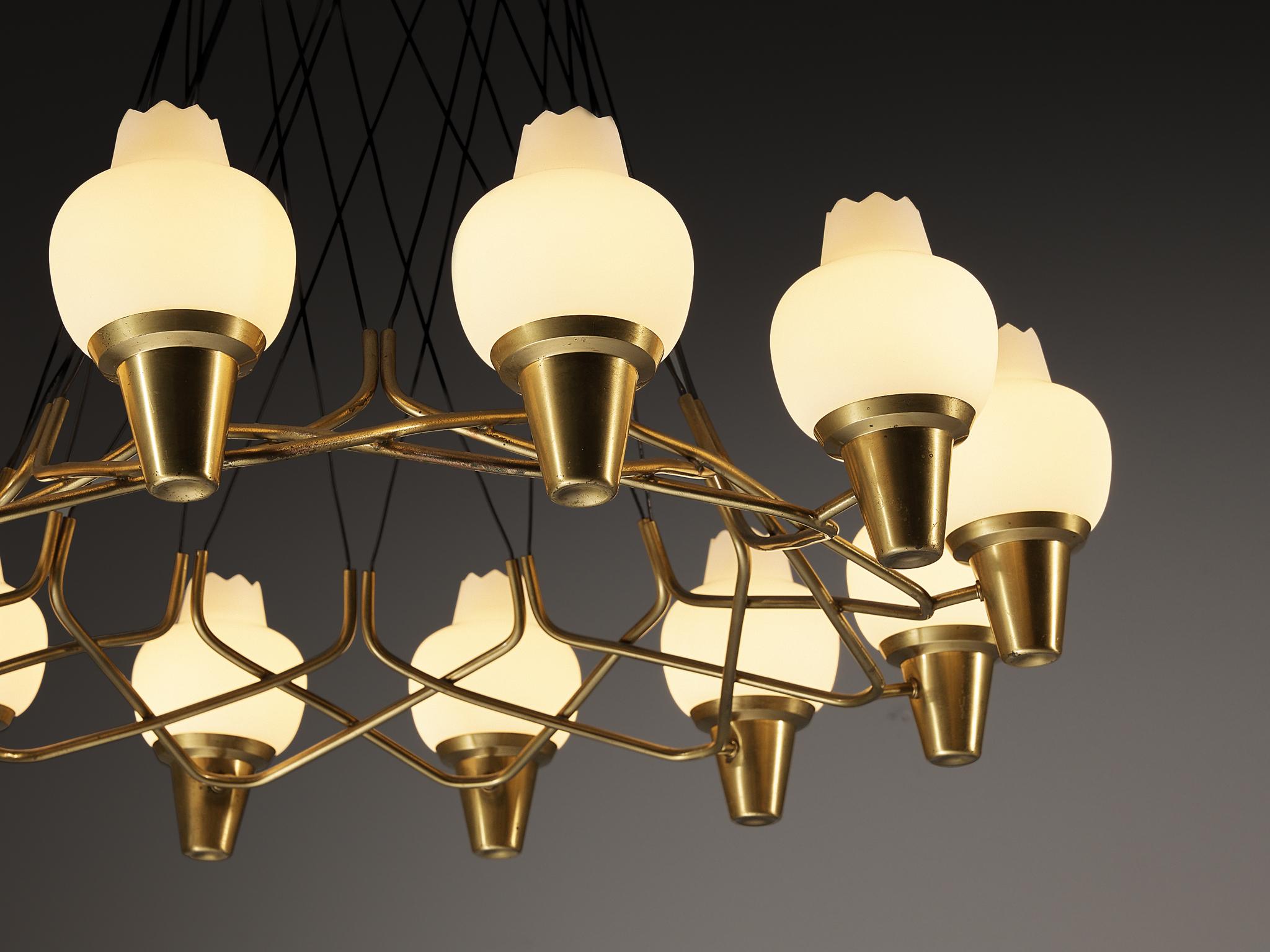 Lámpara Hans Bergström para Ateljé Lyktan de latón y cristal blanco esmerilado Escandinavo moderno en venta