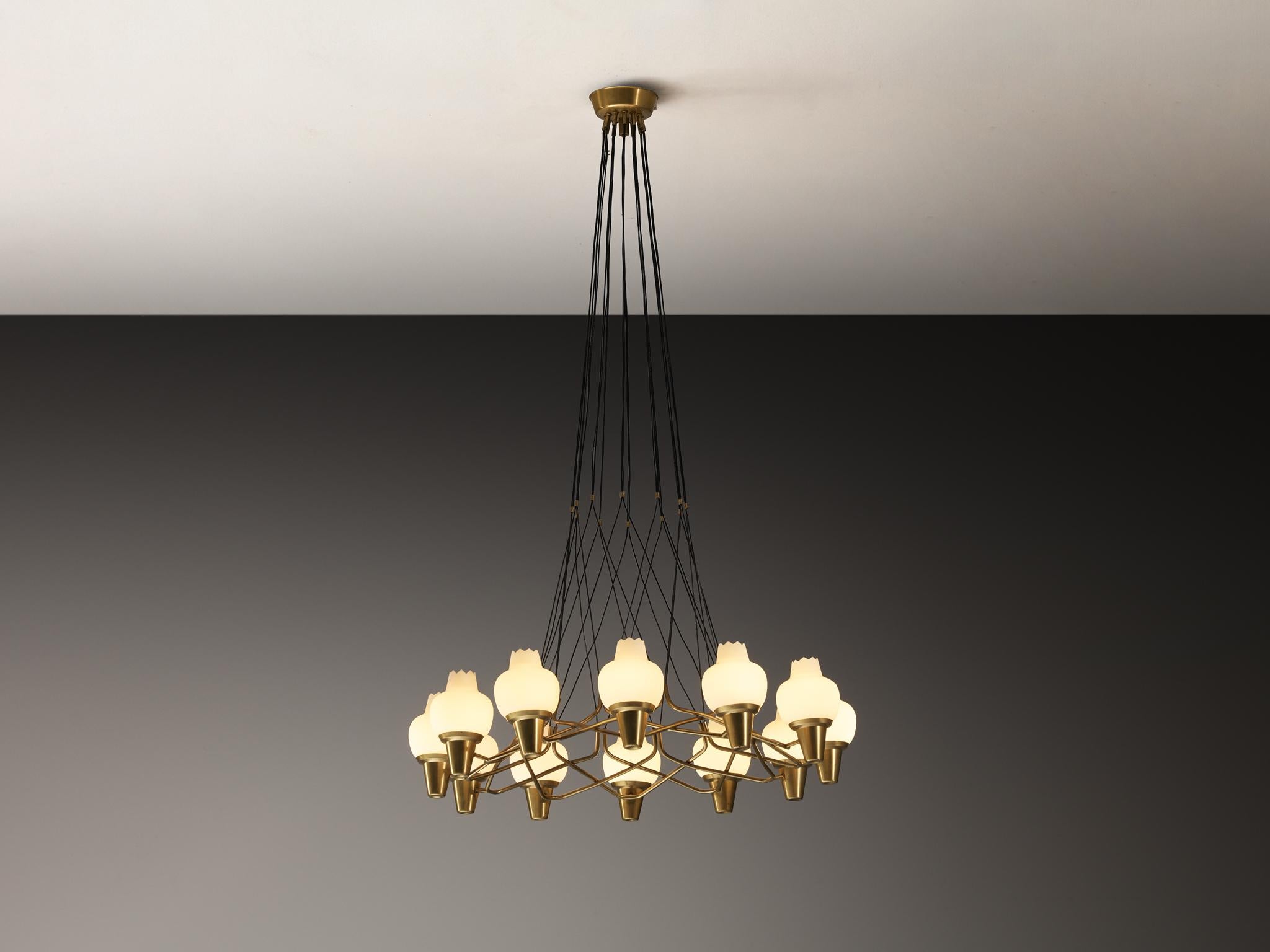 Lámpara Hans Bergström para Ateljé Lyktan de latón y cristal blanco esmerilado en Bueno estado para la venta en Waalwijk, NL