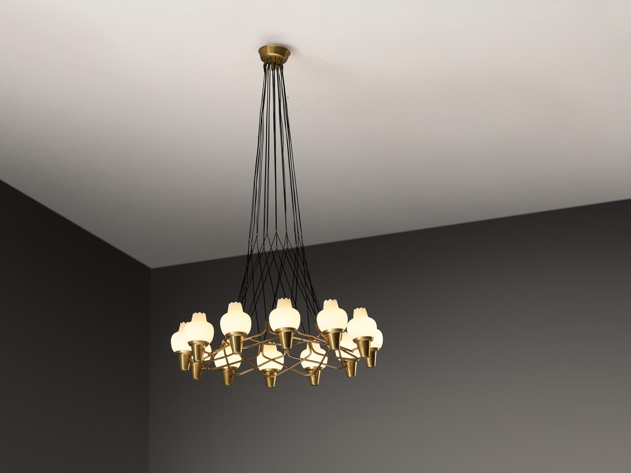 Lámpara Hans Bergström para Ateljé Lyktan de latón y cristal blanco esmerilado en venta 1