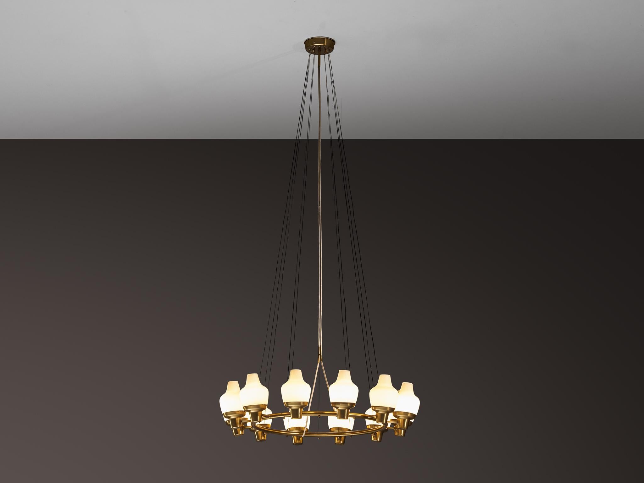 Ottone Hans Bergström per Ateljé Lyktan Lampadari in ottone e vetro smerigliato in vendita
