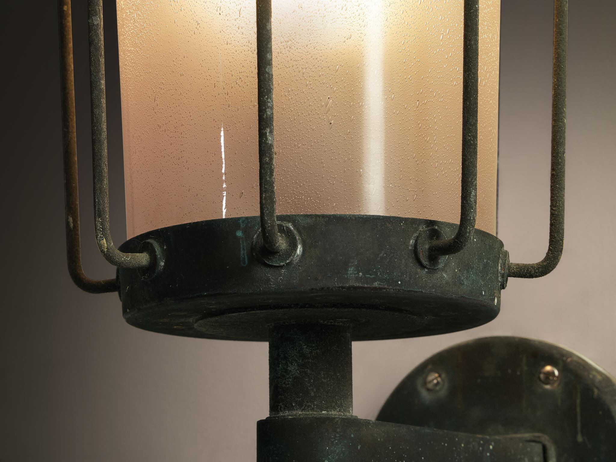 Hans Bergström para Ateljé Lyktan Aplique 'Knight' de cobre y cristal soplado en venta 3
