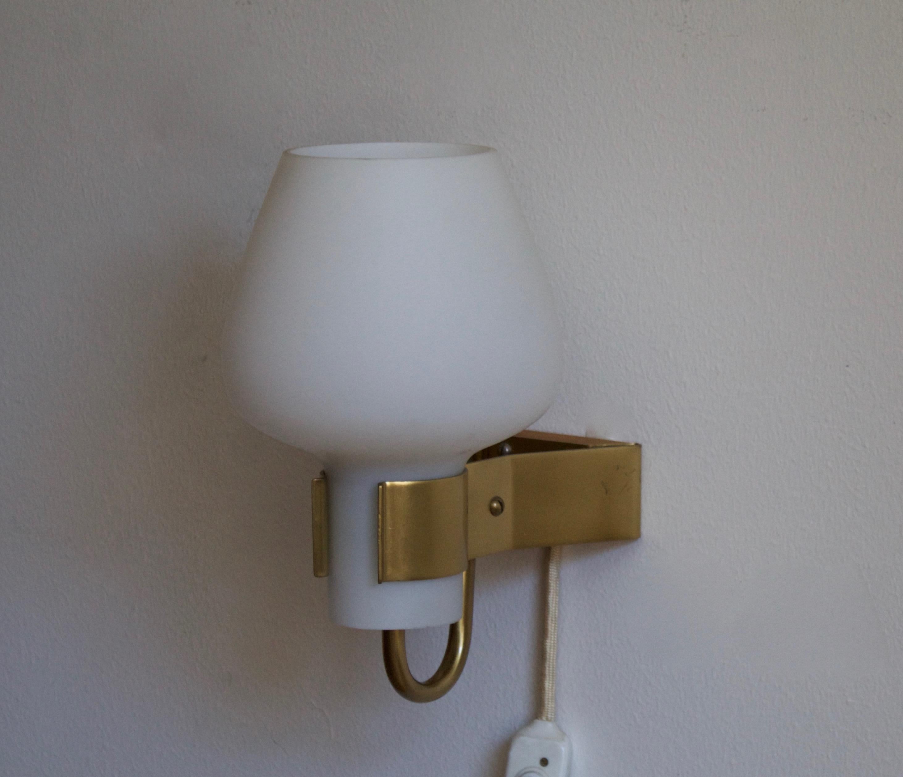 Swedish Hans Bergström for Ateljé Lyktan, Wall Light, Brass, Milk Glass, Sweden 1950s For Sale