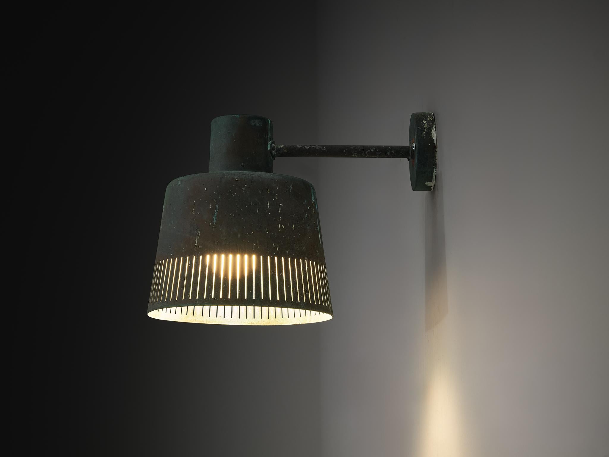 Hans Bergström for Ateljé Lyktan Wall Light in Patinated Copper In Good Condition For Sale In Waalwijk, NL