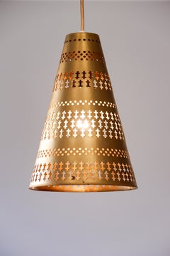 Hans Bergström pendant model 70/1, produced by Ateljé Lyktan circa 1950