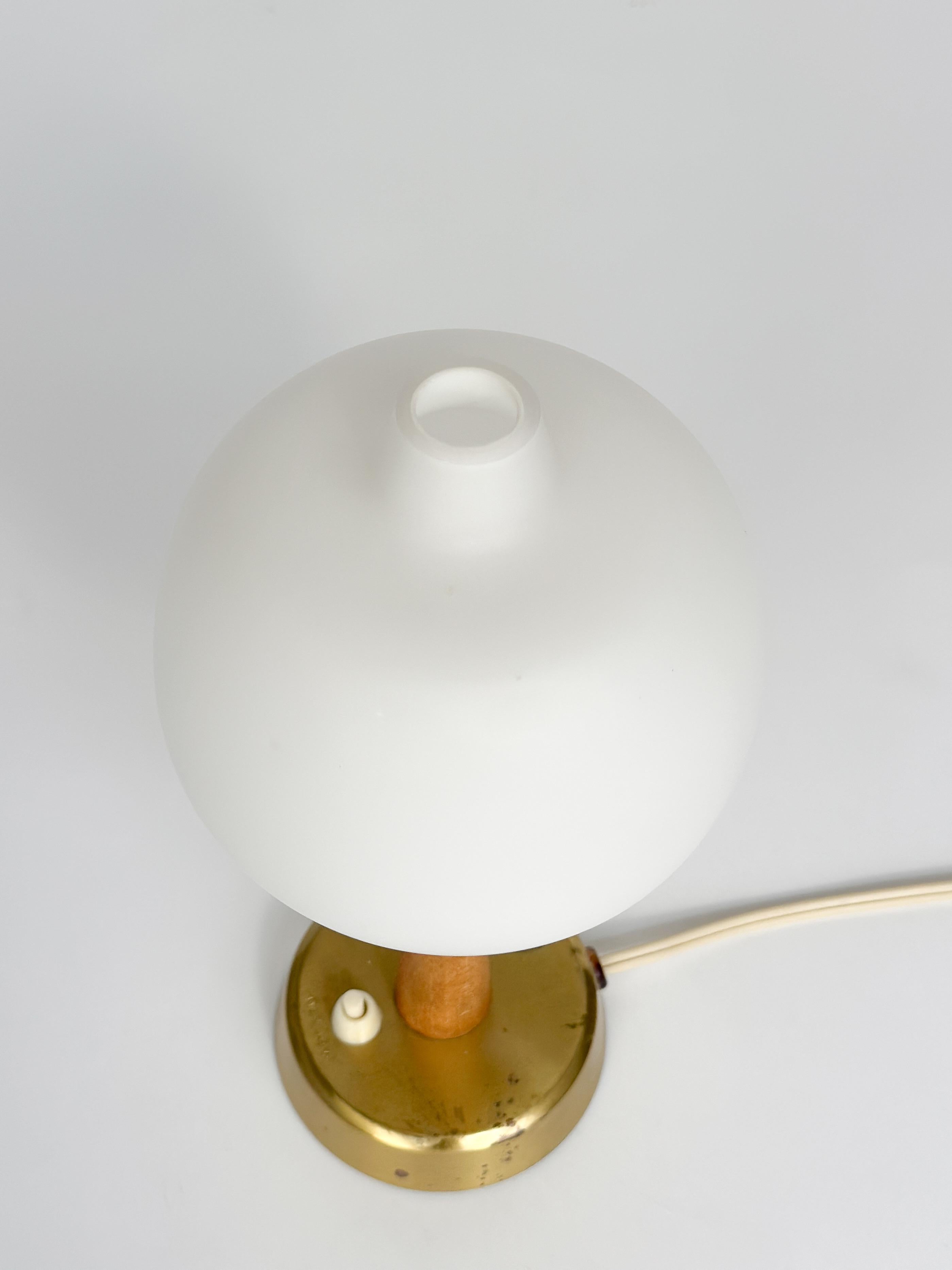 Hand-Crafted Hans Bergström Table Lamp 702 Atelje Lyktan Opaline Glass Brass Light 1950s For Sale
