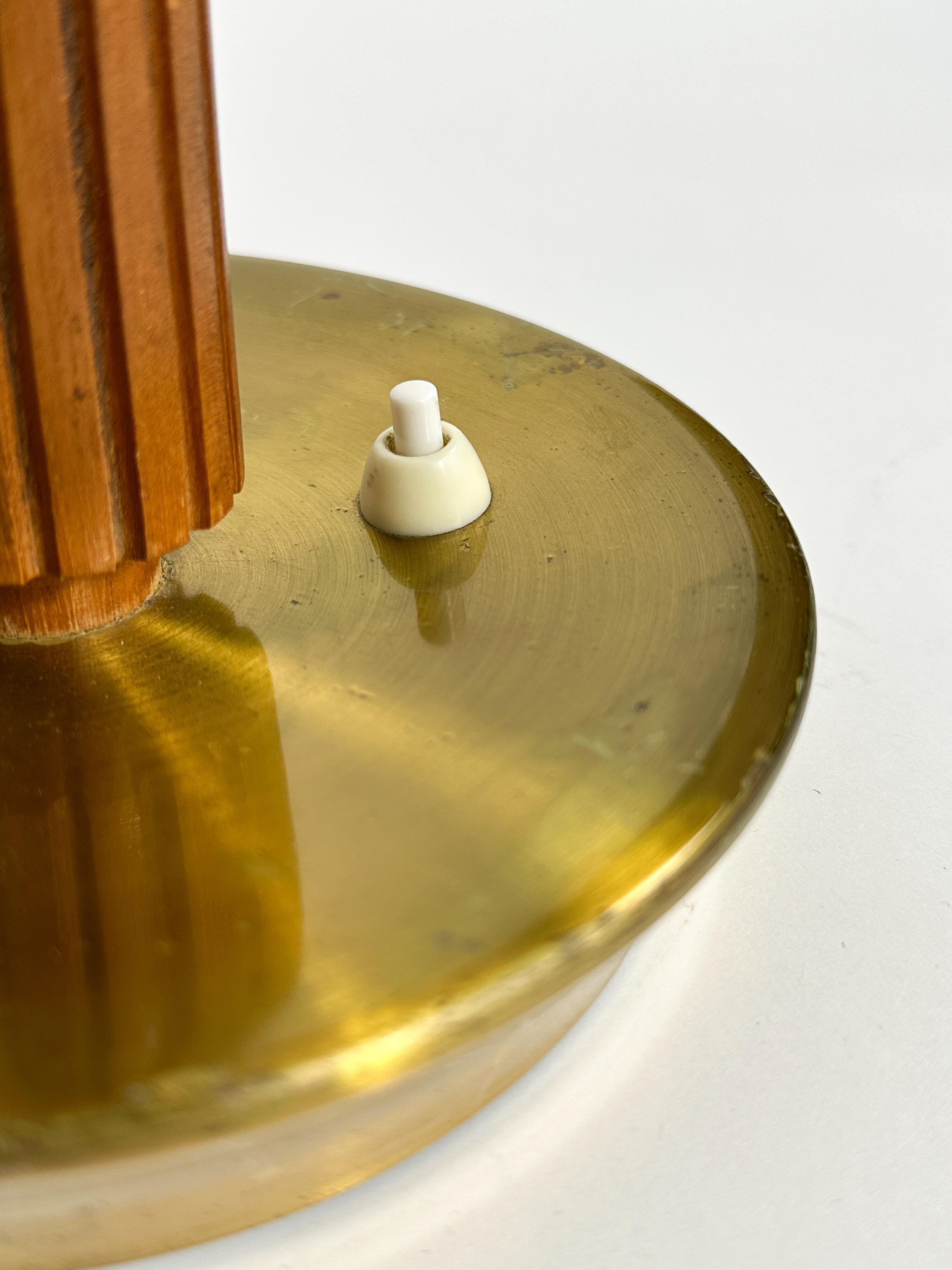 Lampe de table Hans Bergström Brass & Teak ASEA Suède années 1950 en vente 2