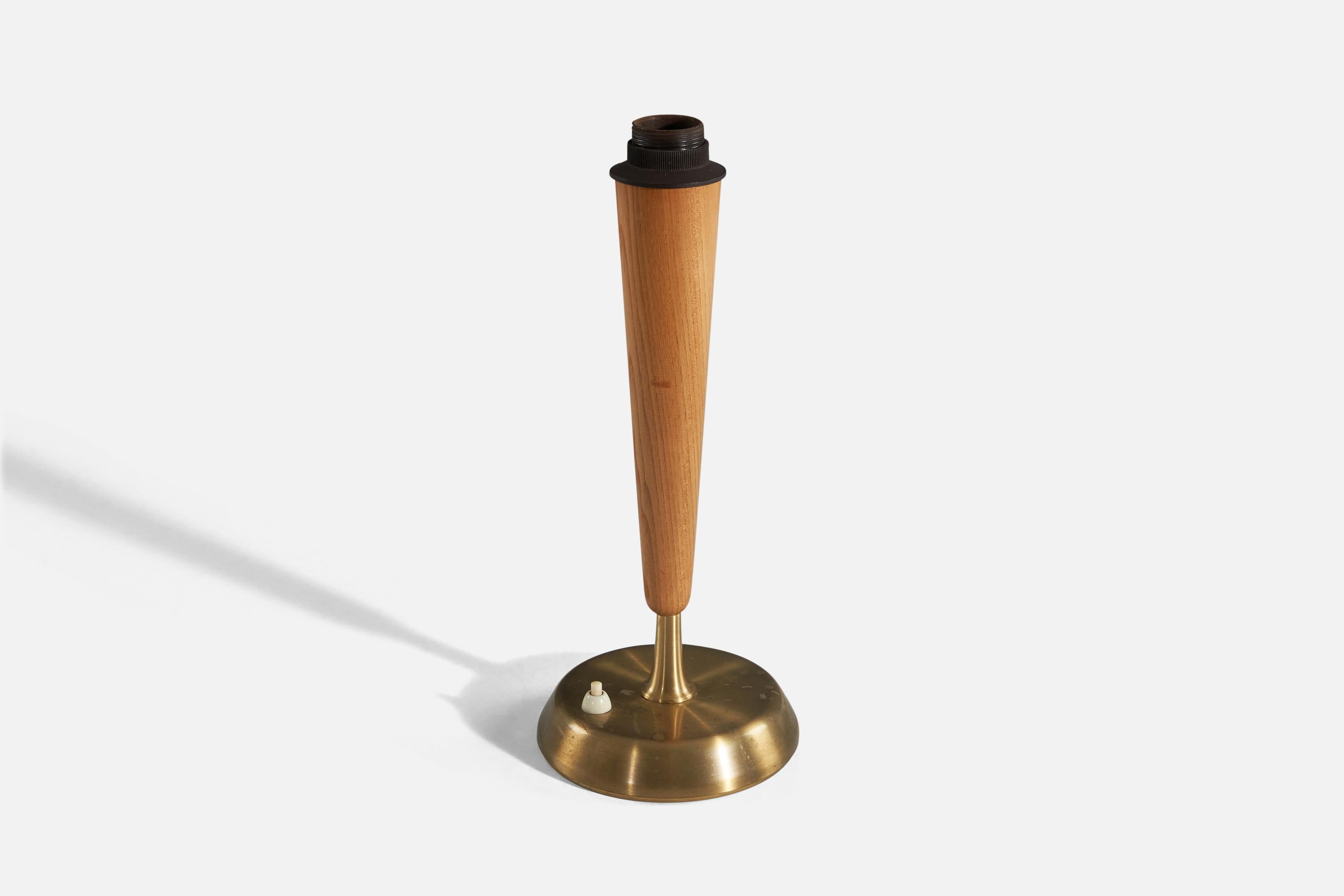 Hans Bergström, Lampada da tavolo, Brass, Wood, ASEA, Svezia, anni '50 In condizioni buone in vendita a High Point, NC