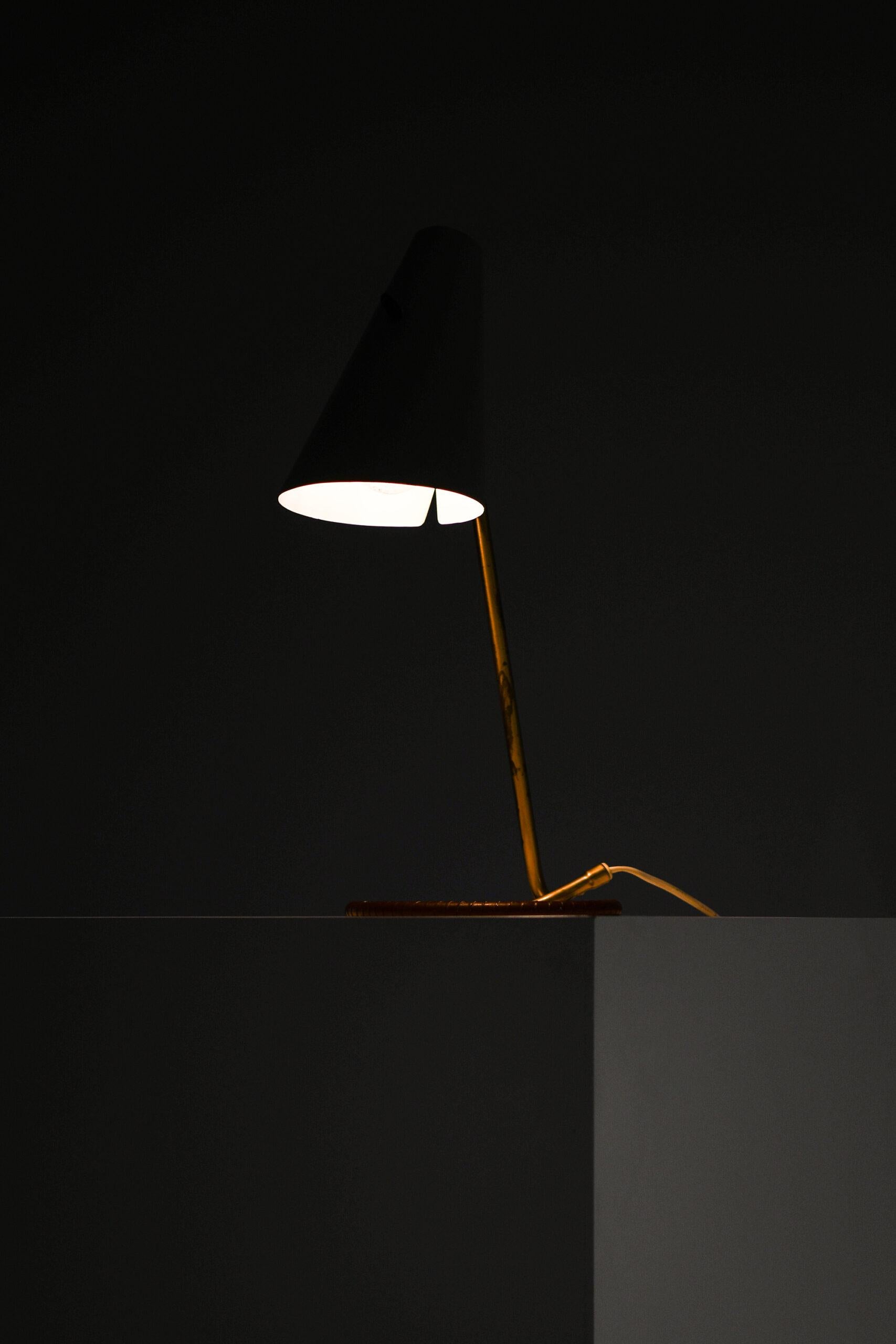 Hans Bergström Table Lamp Model 711 Produced by Ateljé Lyktan in Åhus, Sweden For Sale 2