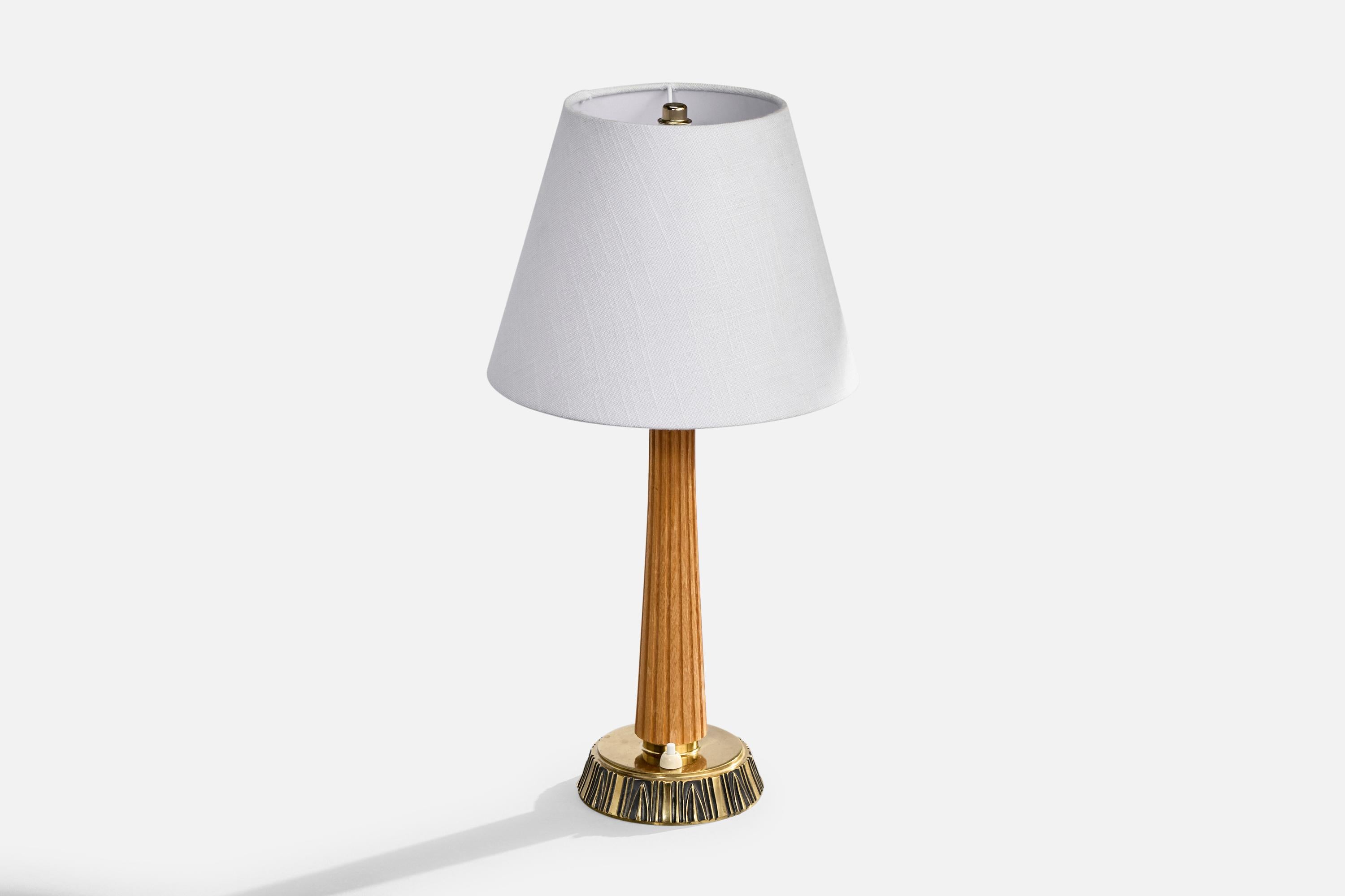 Mid-Century moderno Hans Bergström, Lampada da tavolo, Oak, Brass, Svezia, anni '50 in vendita
