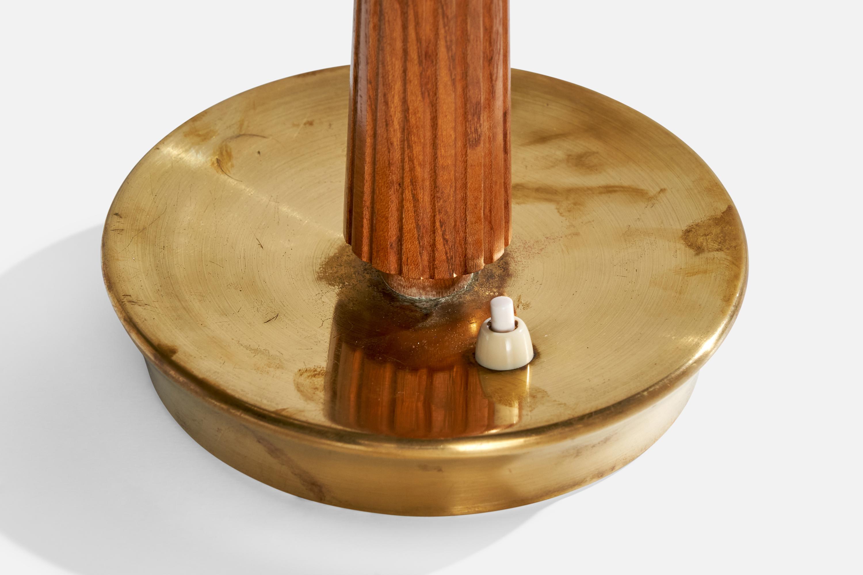 Hans Bergström, lampe de table, Oak, Brass, Suède, années 1950 Bon état - En vente à High Point, NC