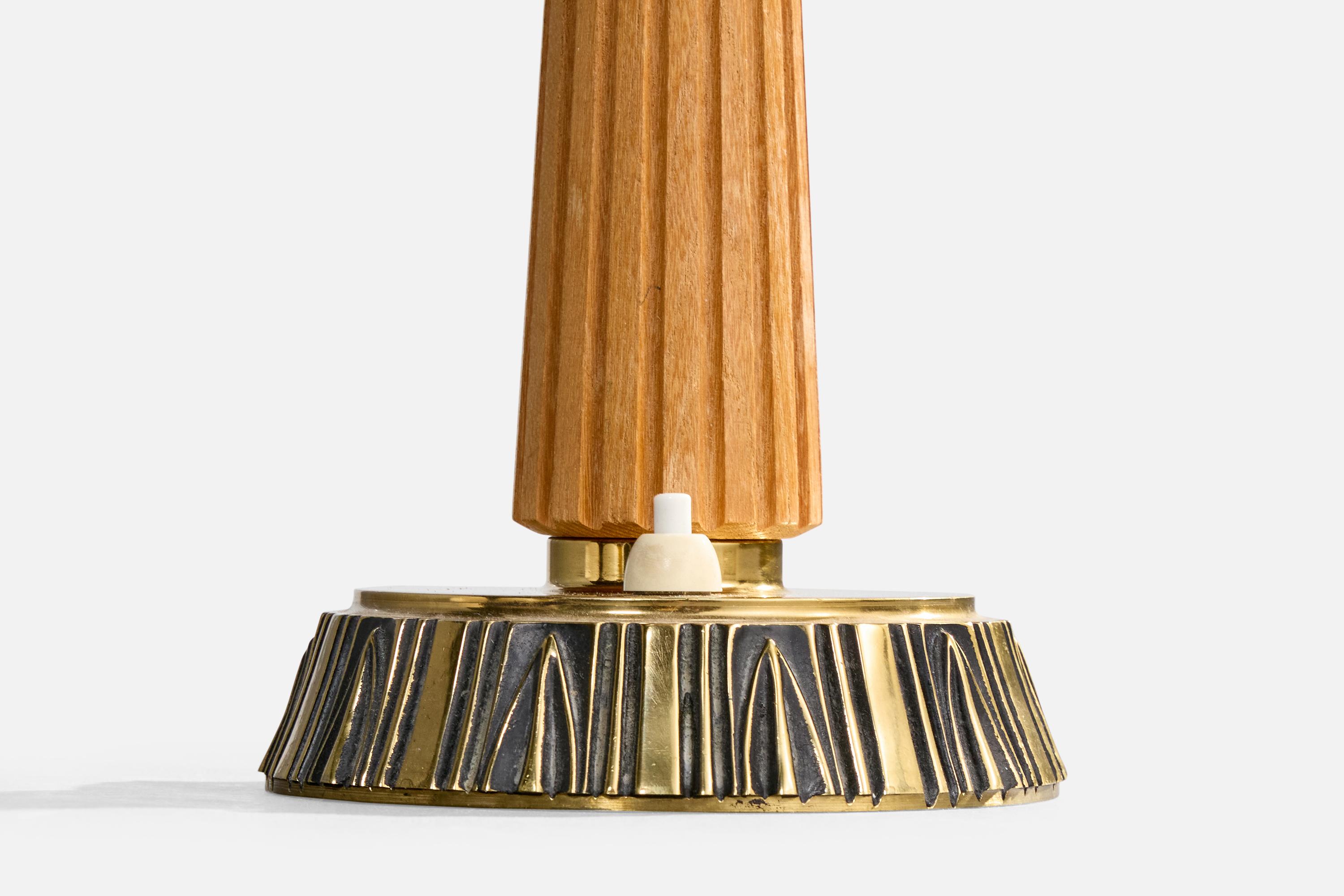Metà XX secolo Hans Bergström, Lampada da tavolo, Oak, Brass, Svezia, anni '50 in vendita