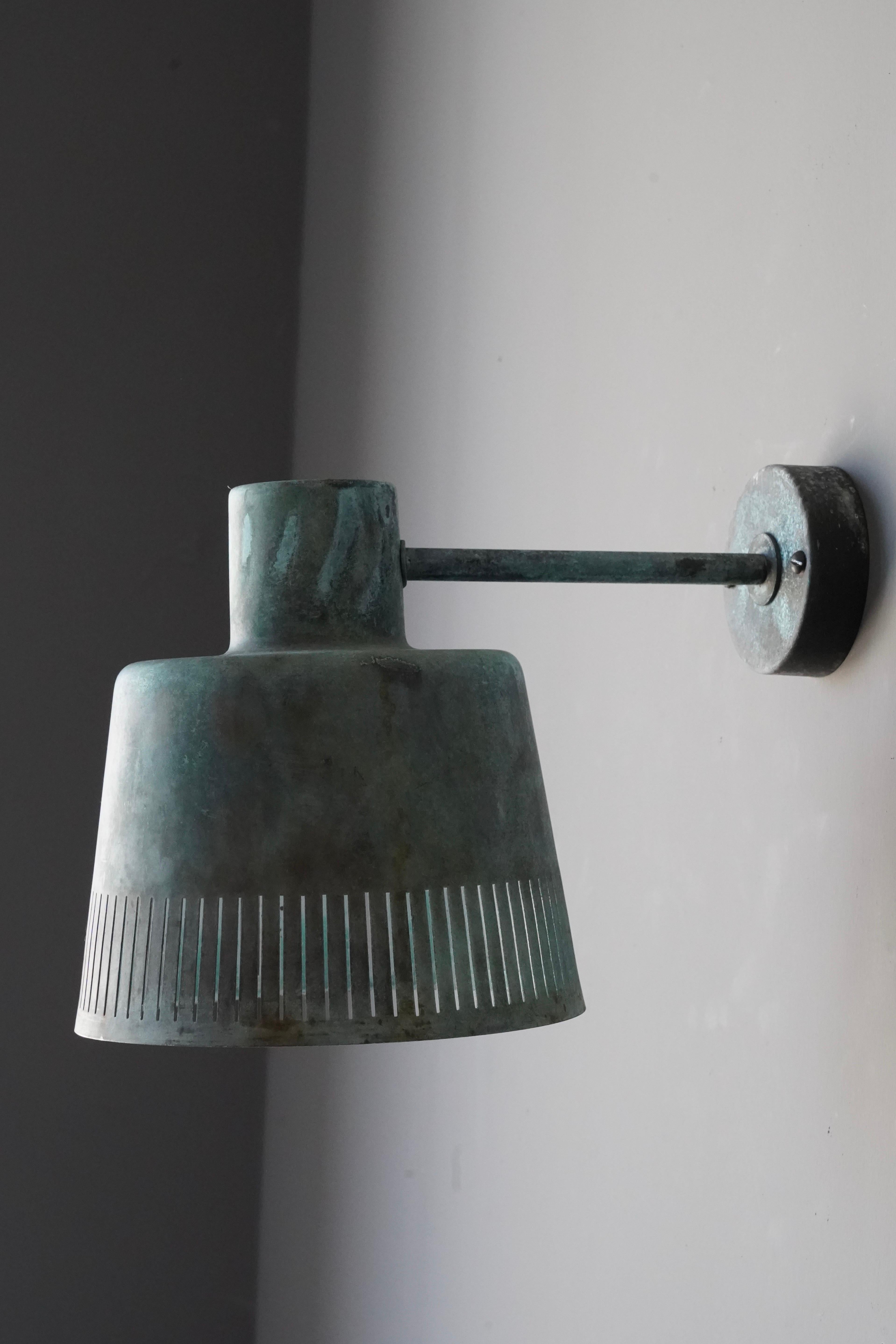 Hans Bergström, Wall Light / Sconce, Patinated Copper Atelje Lyktan Sweden 1940s In Good Condition In High Point, NC