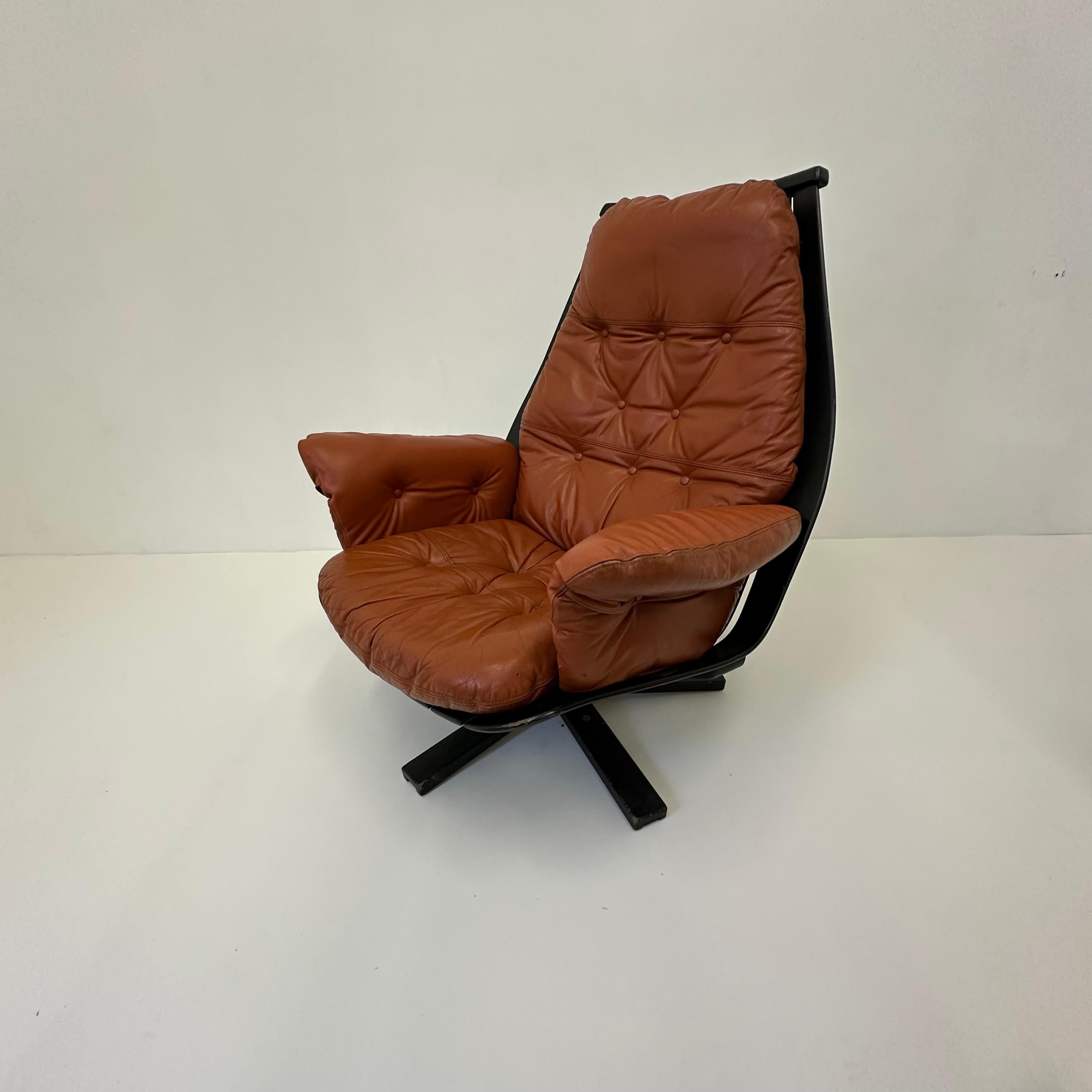 Leather Hans Brattrud for Hove Möbler swivel chair , 1970’s For Sale