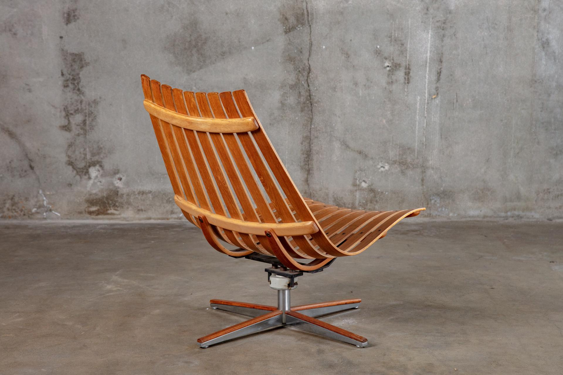 Mid-Century Modern Hans Brattrud Rosewood Pivot Lounge Chair For Sale
