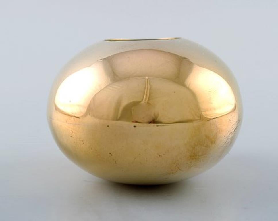egg ashtray