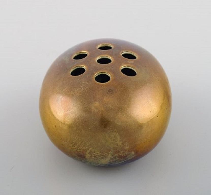 Hans Bunde for Cohr, Egg Shaped Vase in Brass, Danish Design, 1970's In Excellent Condition In København, Copenhagen