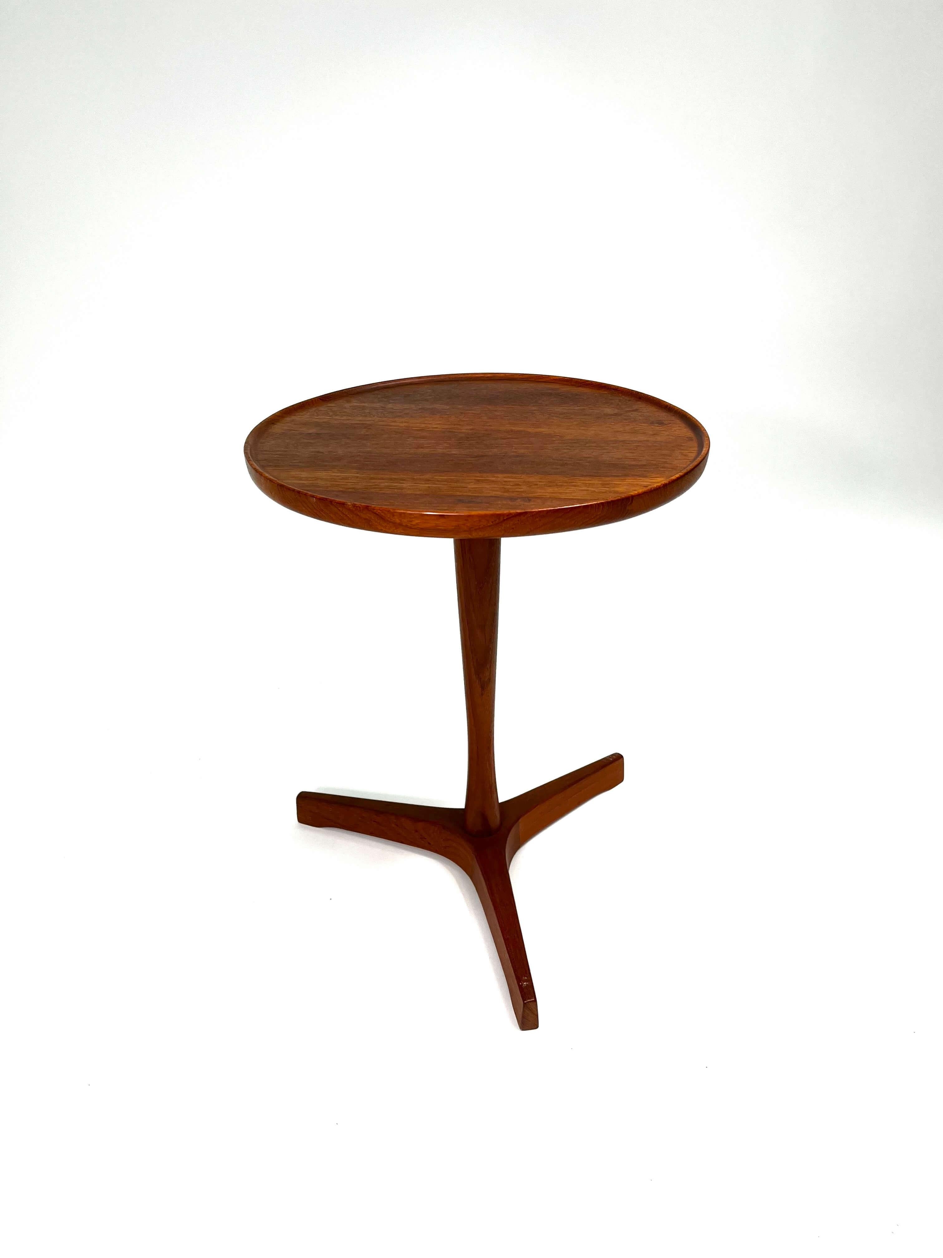 Hans C. Andersen Beistelltisch aus massivem Teakholz von Artex im Angebot 1
