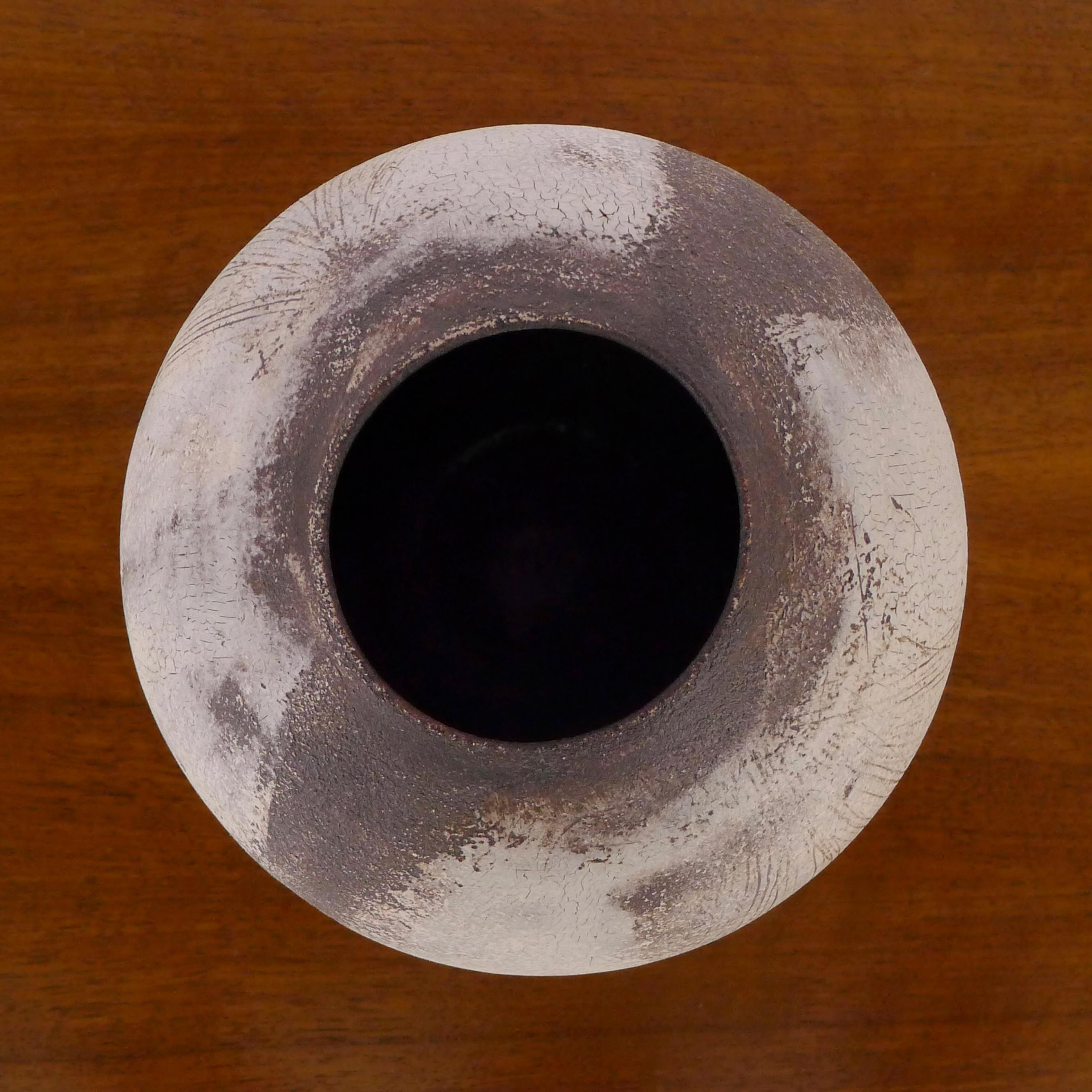 Hans Coper, Vaso globulare in gres, 1953 circa, inciso a sgraffito, firmato in vendita 3
