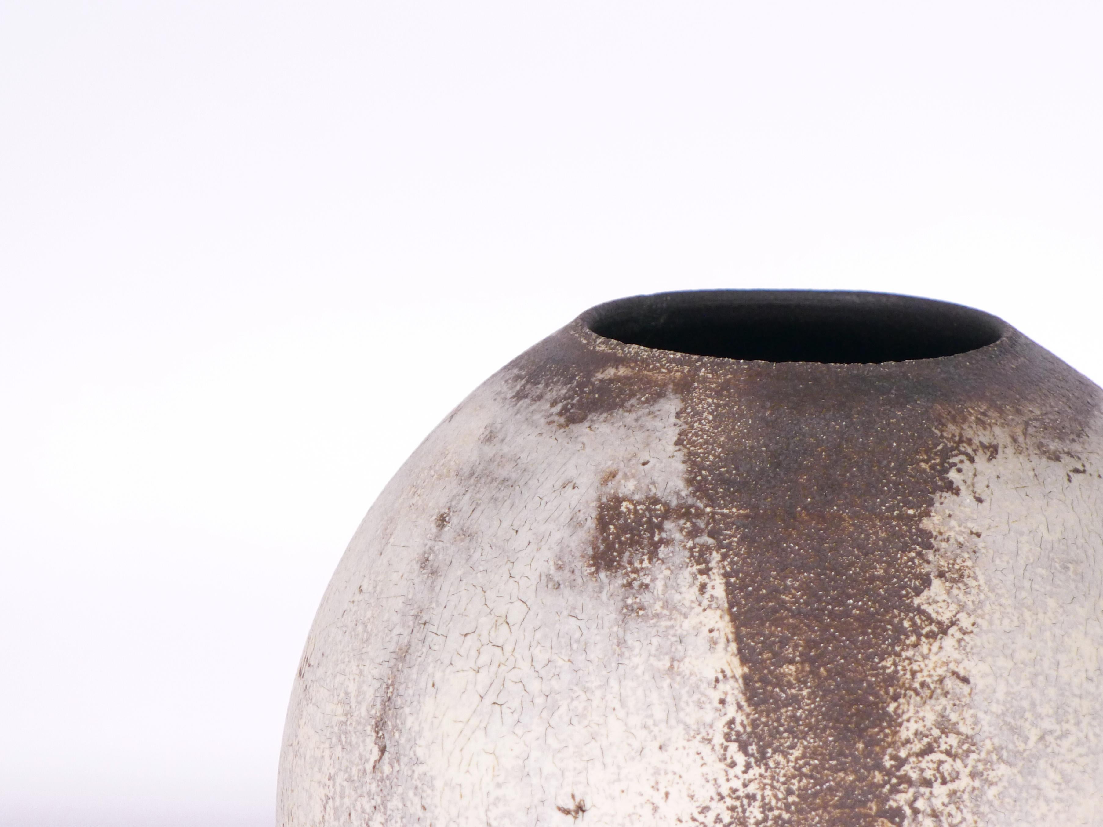 Hans Coper, Vaso globulare in gres, 1953 circa, inciso a sgraffito, firmato in vendita 7