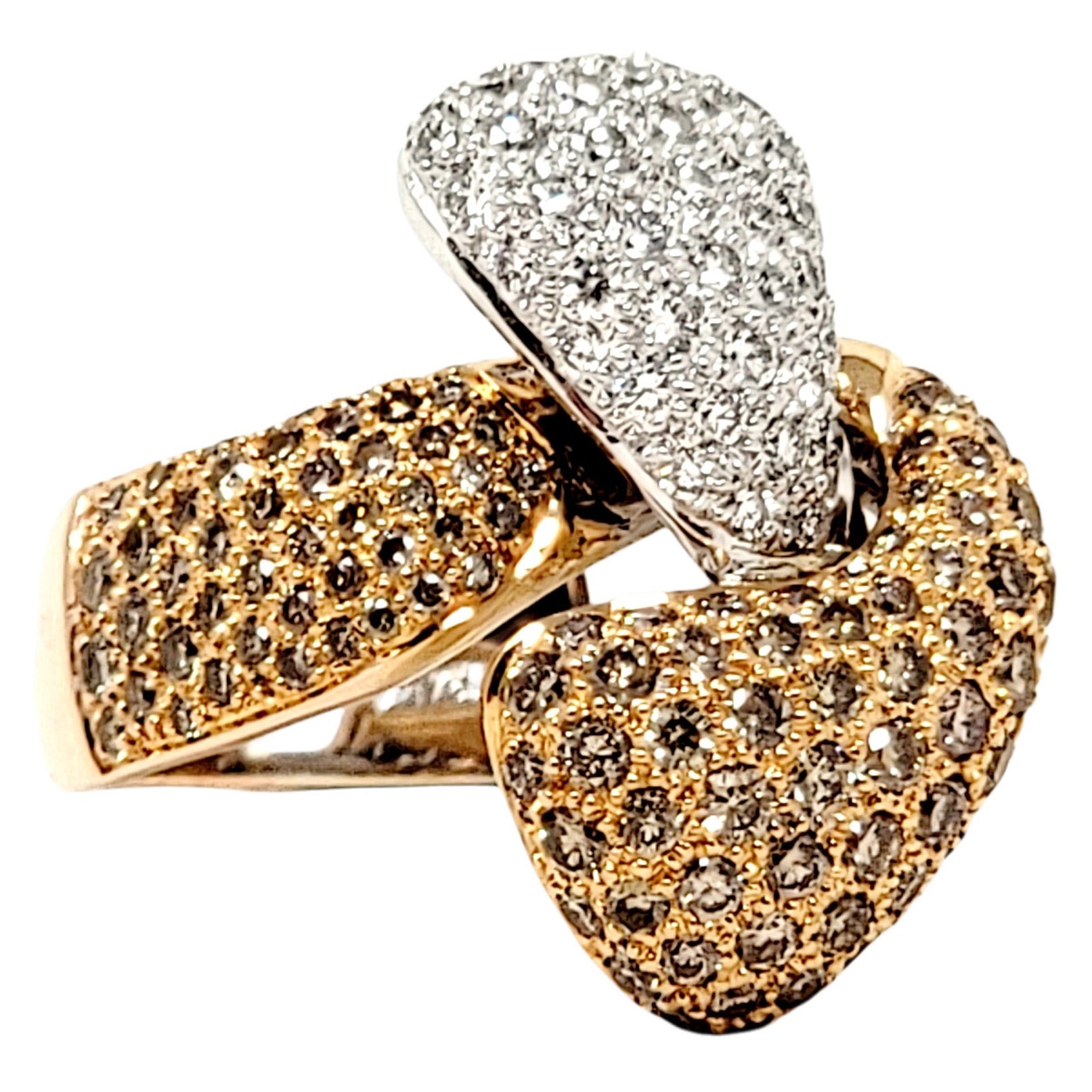 Hans D. Kreiger Bague bypass en or bicolore 18 carats avec diamants pavés bruns et blancs en vente