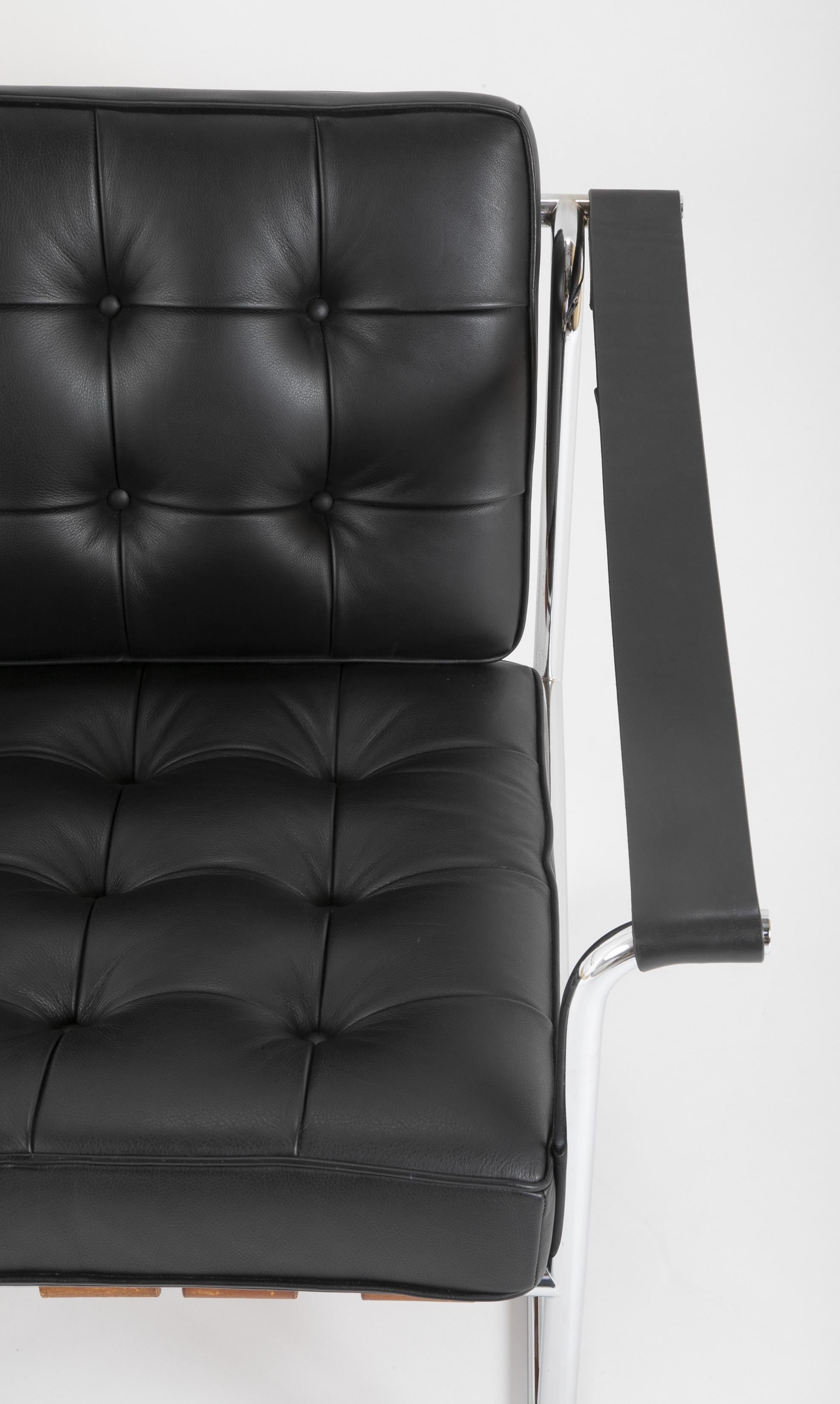Mid-20th Century Hans Eichenberger for De Sede, HE 113 Black Leather Chair with Cognac Straps