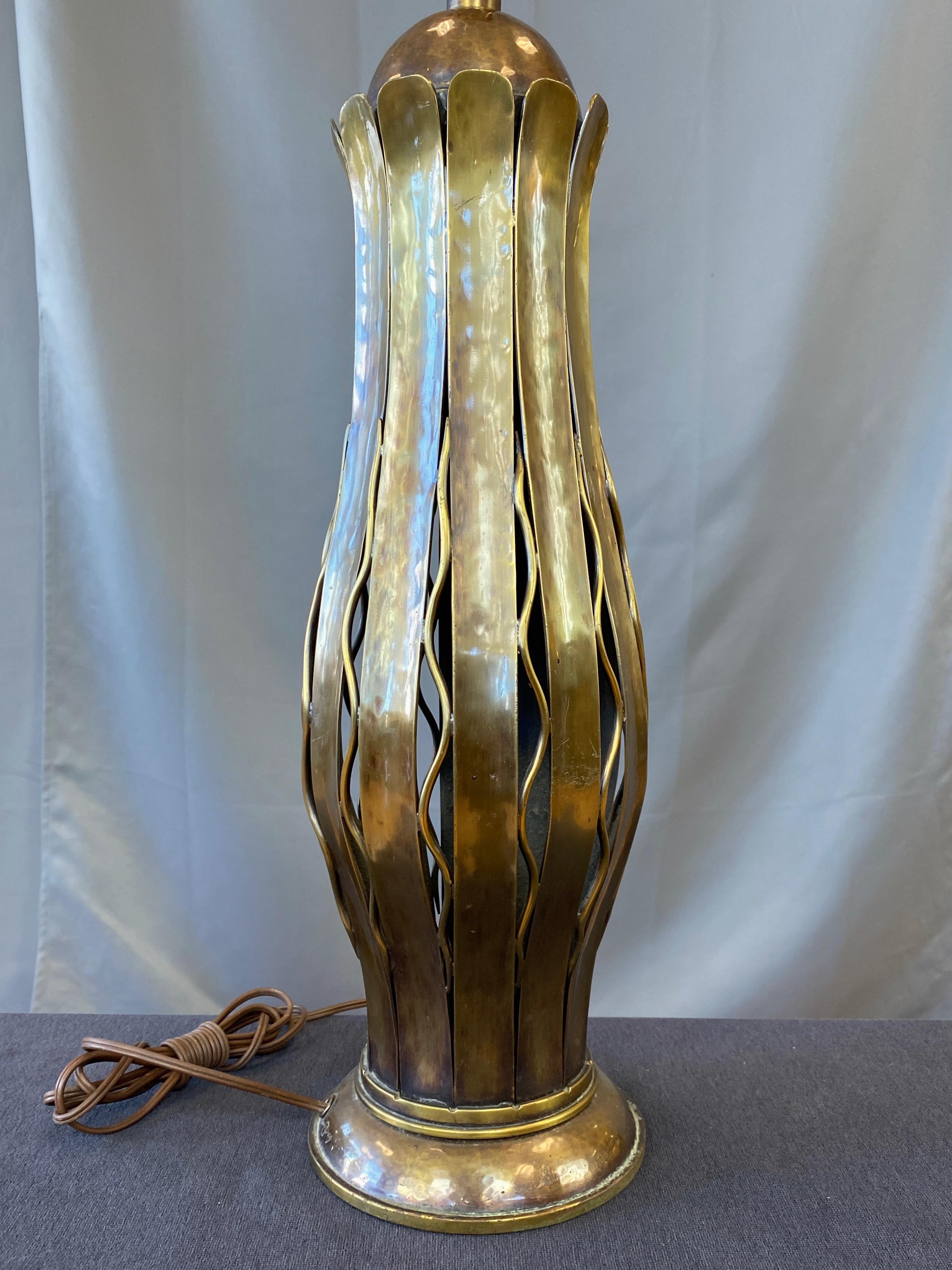 Hans Grag for Gump’s Hammered Copper and Brass Table Lamp, 1950s For Sale 4