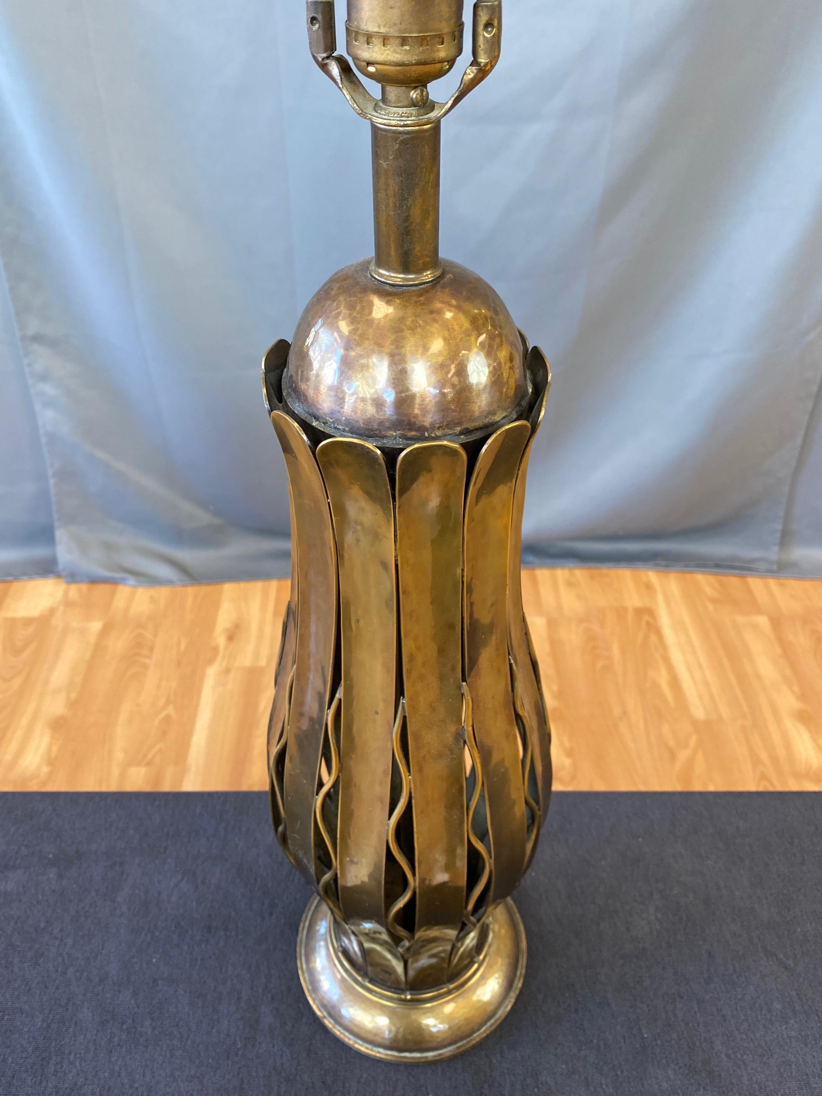 Hollywood Regency Hans Grag for Gump’s Hammered Copper and Brass Table Lamp, 1950s For Sale