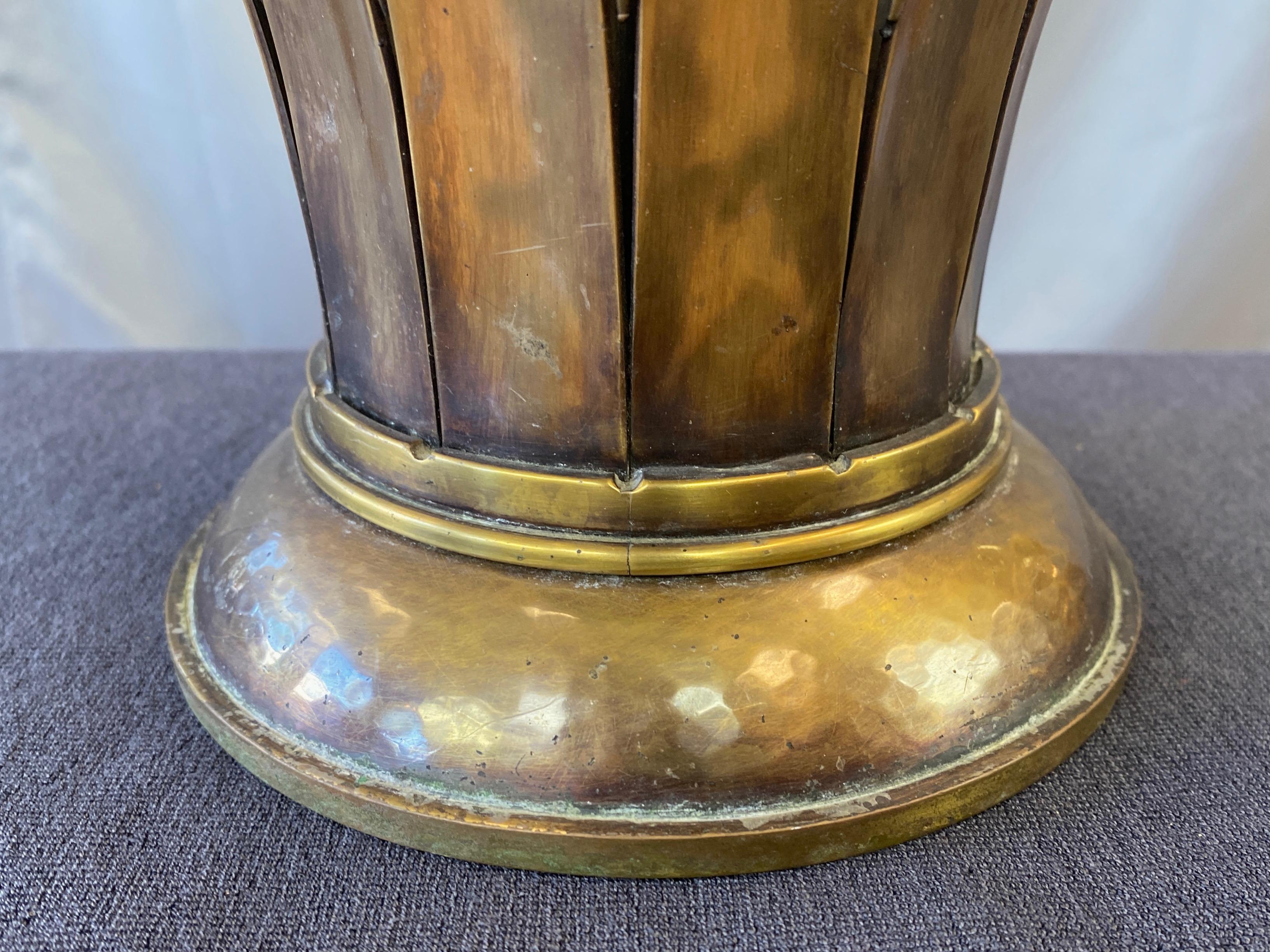 Hans Grag for Gump’s Hammered Copper and Brass Table Lamp, 1950s For Sale 1
