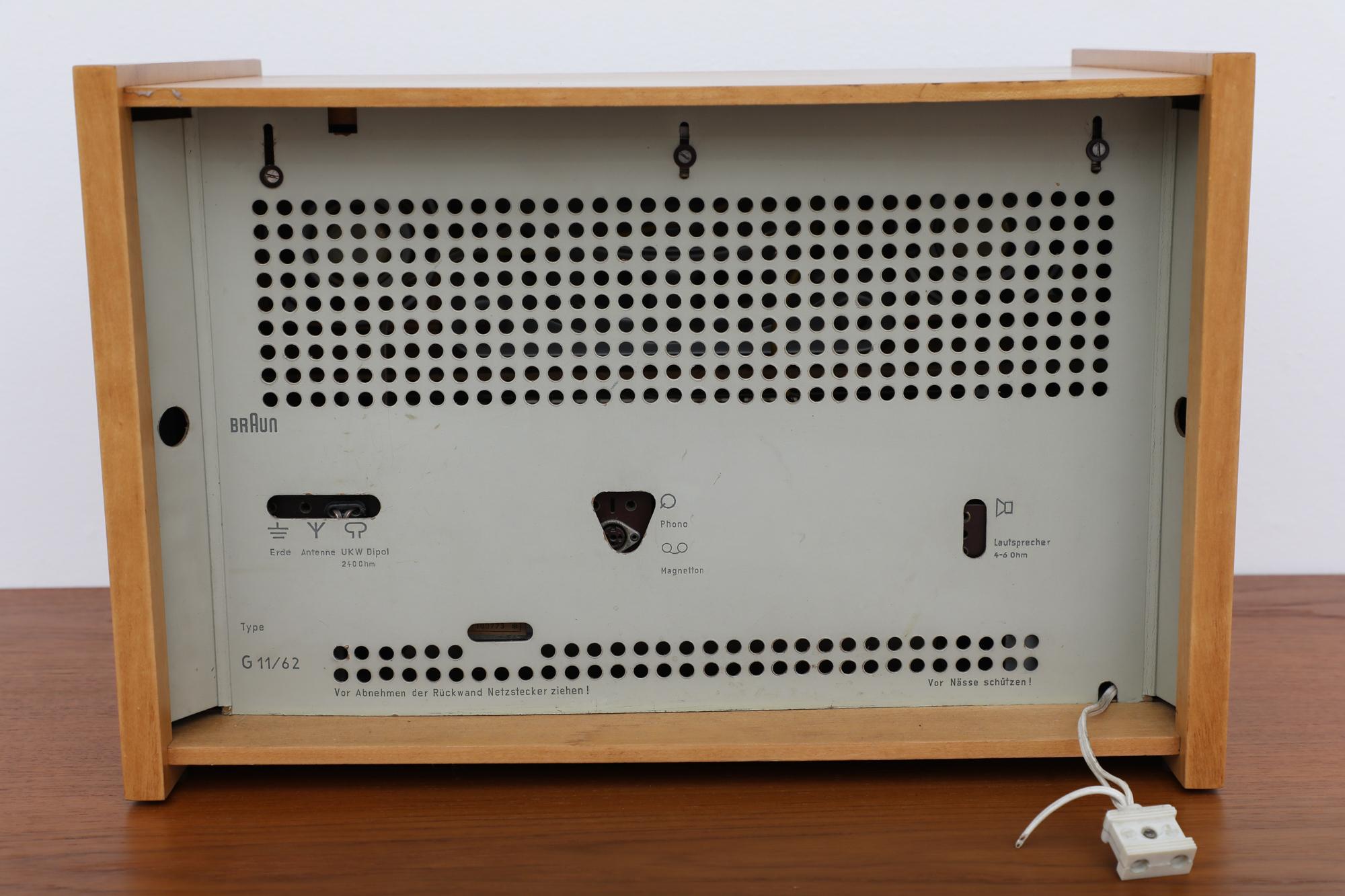 Hans Gugelot designed radio for Braun, 1955 For Sale 3