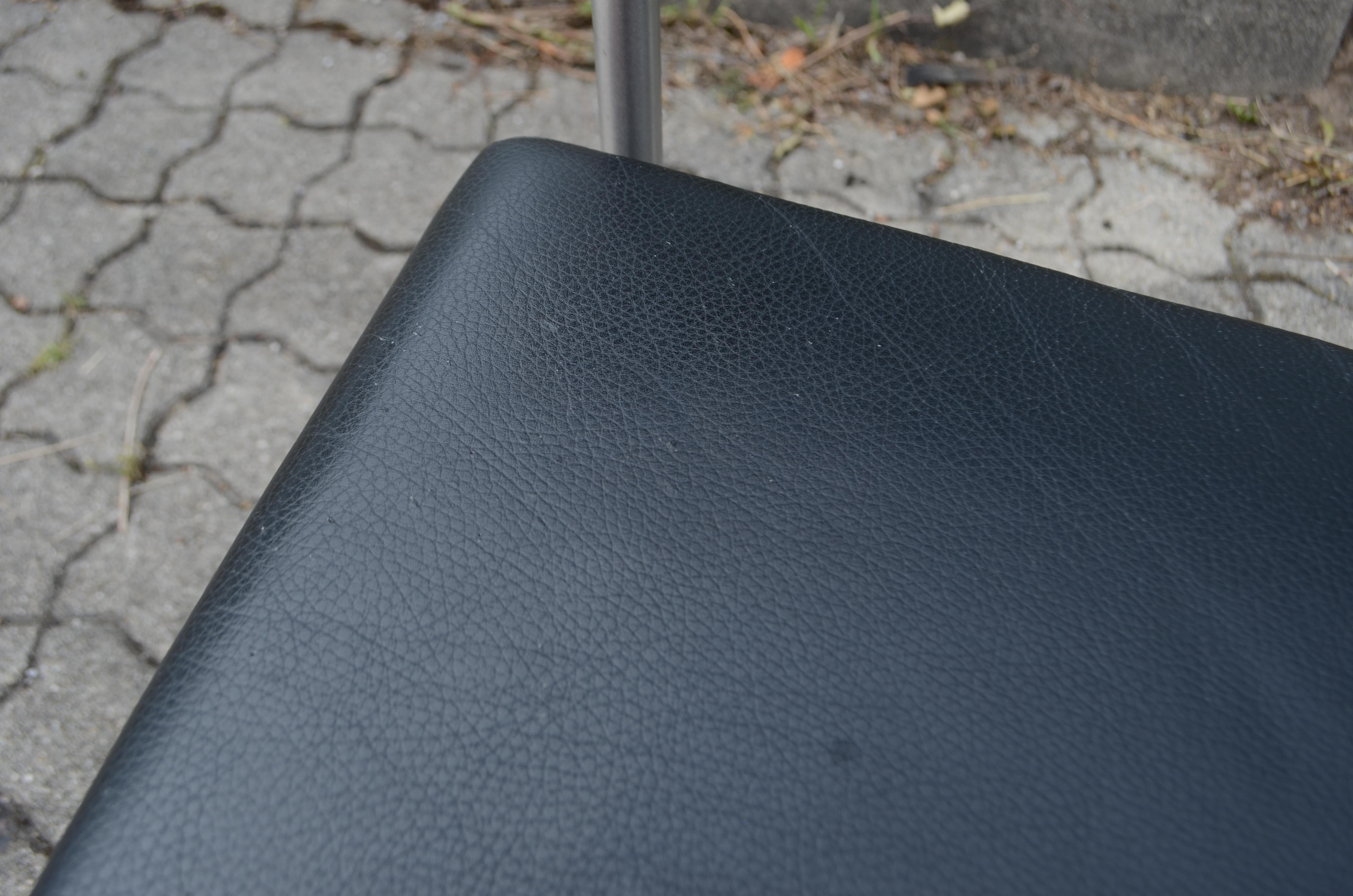 Hans Gugelot Minimalist Leather Lounge Chair GS1076 Armchair Habit For Sale 8