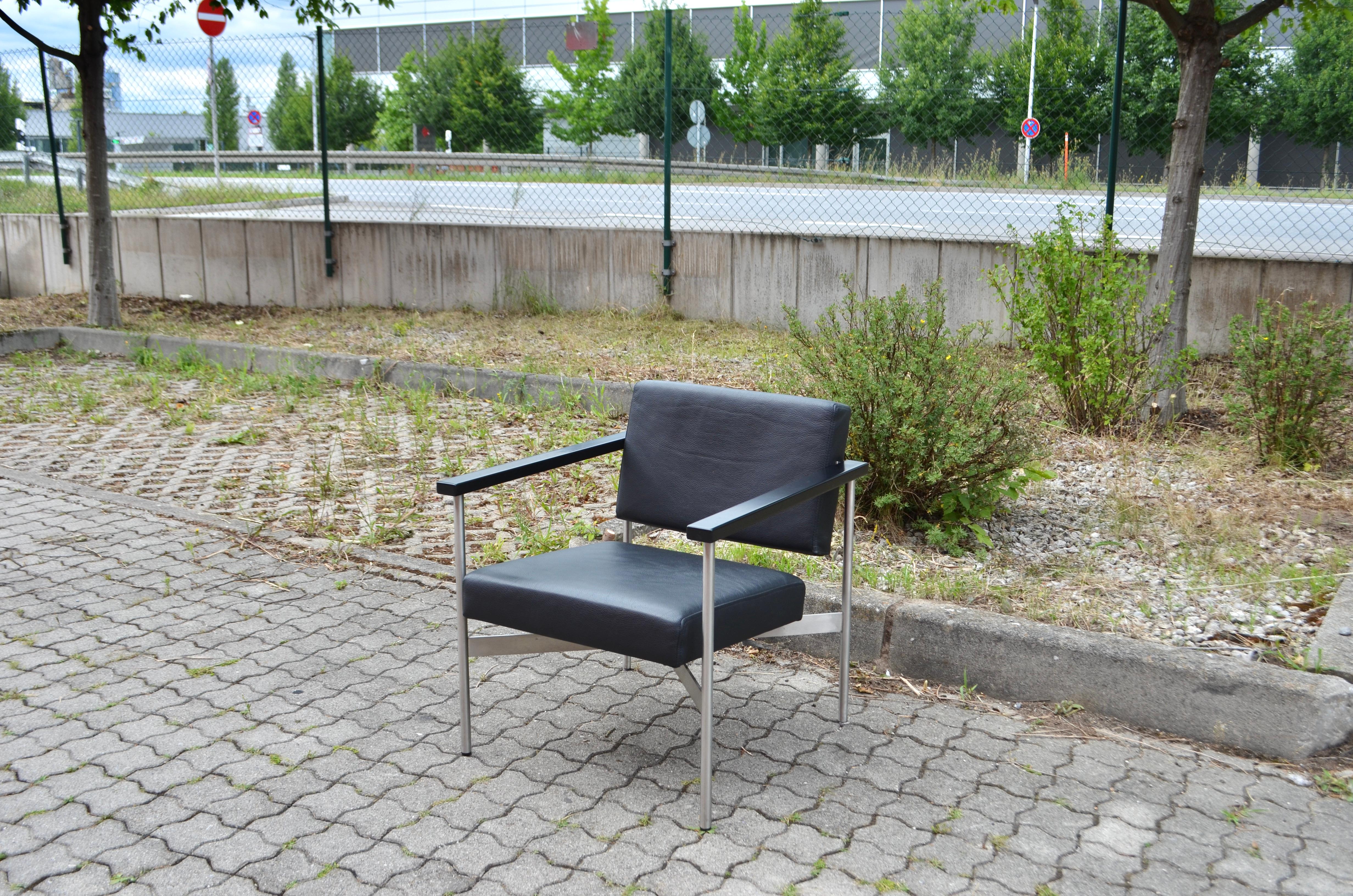 Hans Gugelot Minimalist Leather Lounge Chair GS1076 Armchair Habit For Sale 11