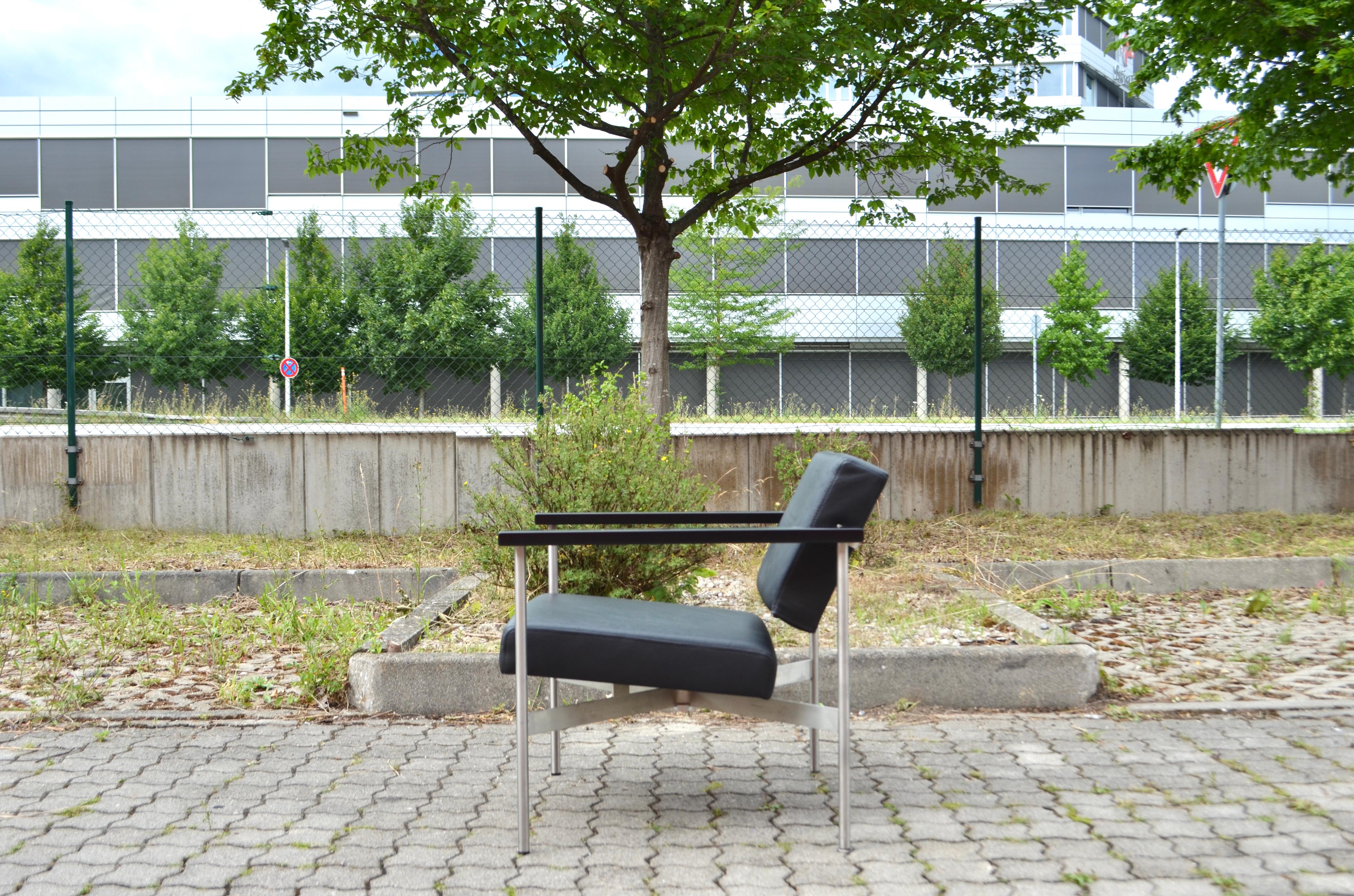 Mid-Century Modern Hans Gugelot Minimalist Leather Lounge Chair GS1076 Armchair Habit For Sale